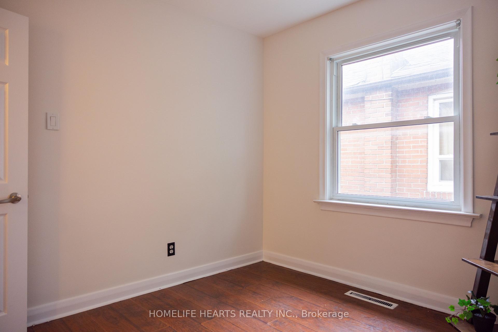 Photo 17 of 114 Chillery Avenue, Scarborough, Eglinton East — HOMEH
