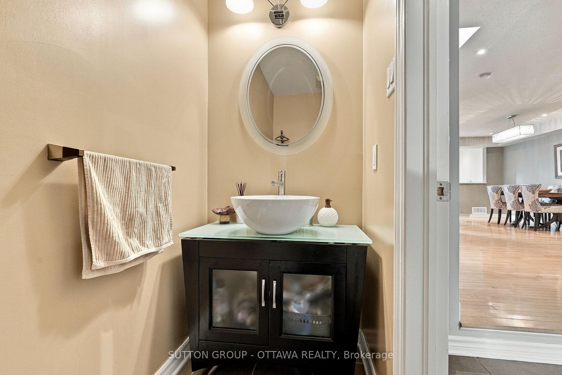 Photo 3 of 333 Riversedge Crescent, Ottawa, Riverside South/Gloucester Glen — HOMEH