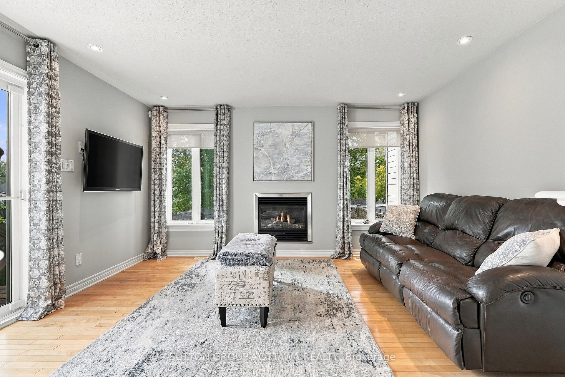 Photo 11 of 333 Riversedge Crescent, Ottawa, Riverside South/Gloucester Glen — HOMEH