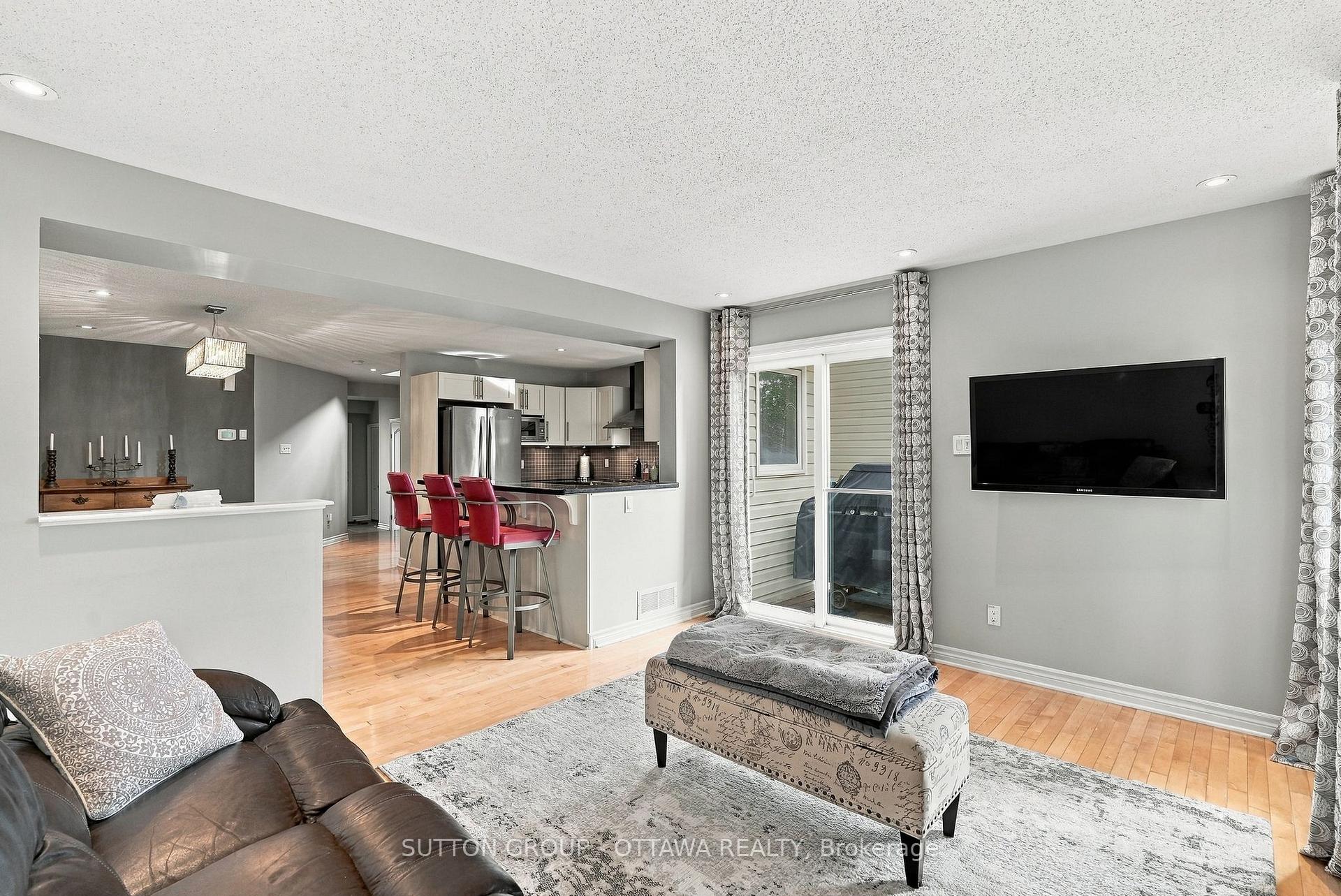 Photo 12 of 333 Riversedge Crescent, Ottawa, Riverside South/Gloucester Glen — HOMEH