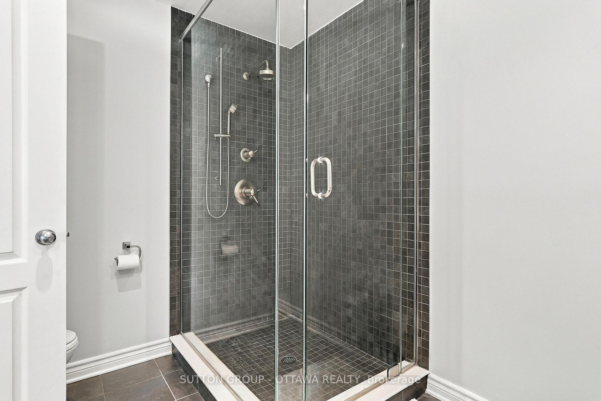 Photo 17 of 333 Riversedge Crescent, Ottawa, Riverside South/Gloucester Glen — HOMEH