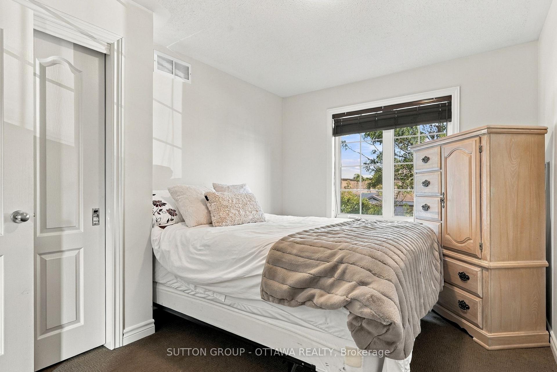 Photo 21 of 333 Riversedge Crescent, Ottawa, Riverside South/Gloucester Glen — HOMEH