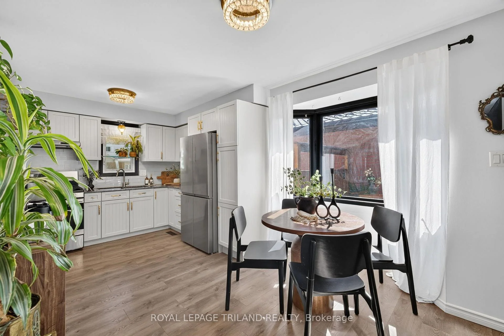 Photo 14 of 38 Caprice Crescent, London, East I — HOMEH
