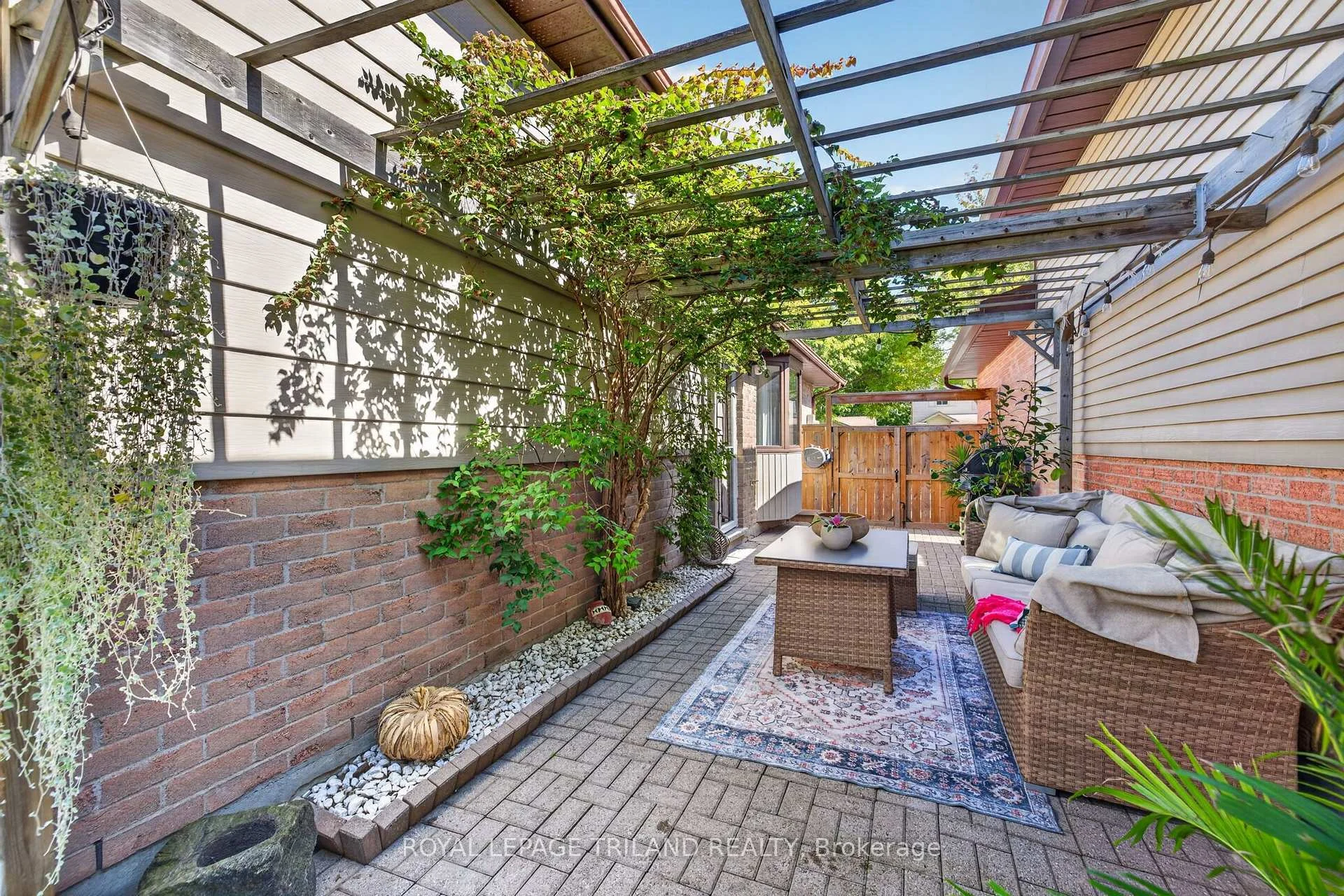 Photo 66 of 38 Caprice Crescent, London, East I — HOMEH