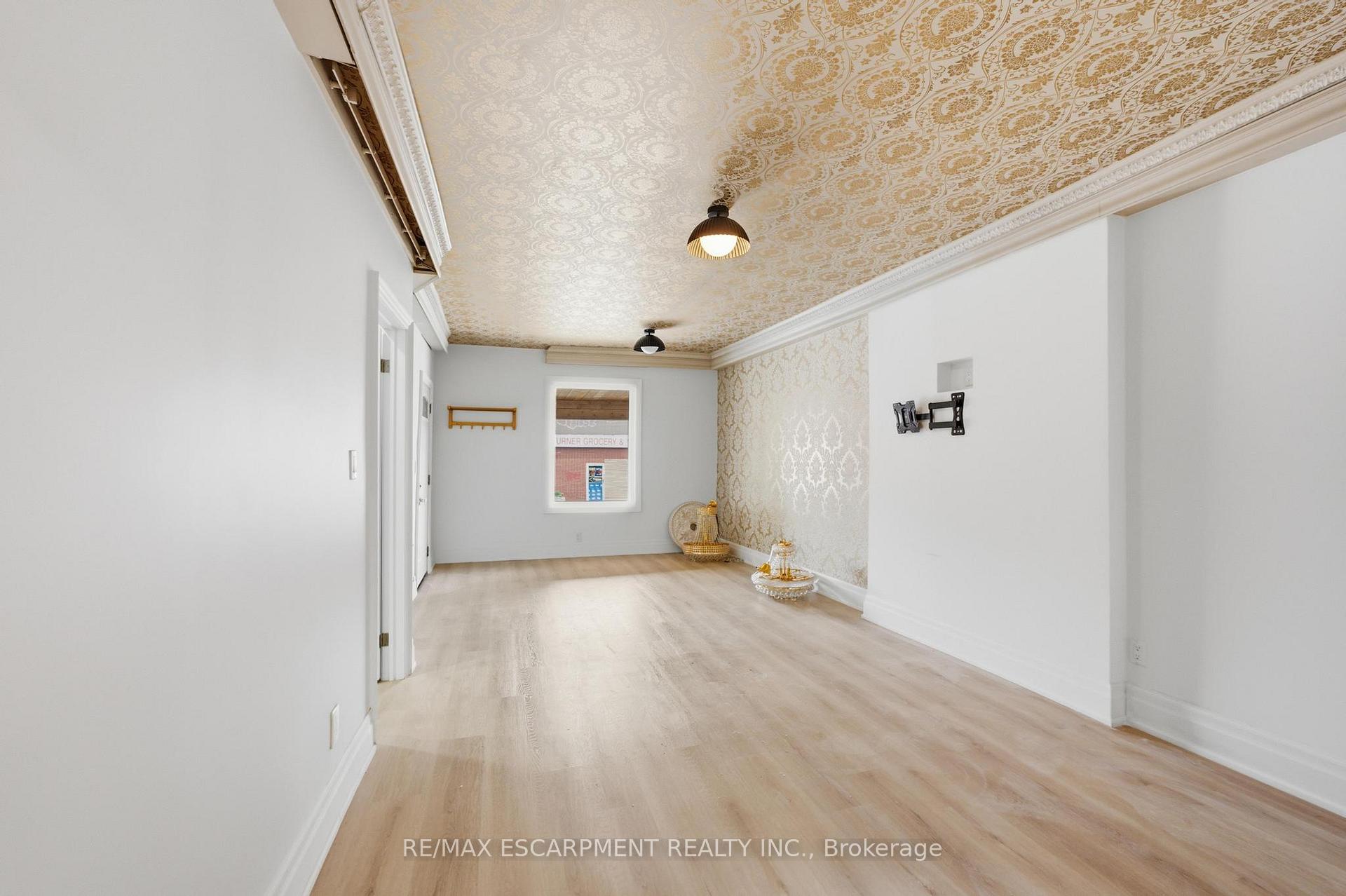 Photo 6 of 1062 Cannon Street E, Hamilton, Hill Park — HOMEH