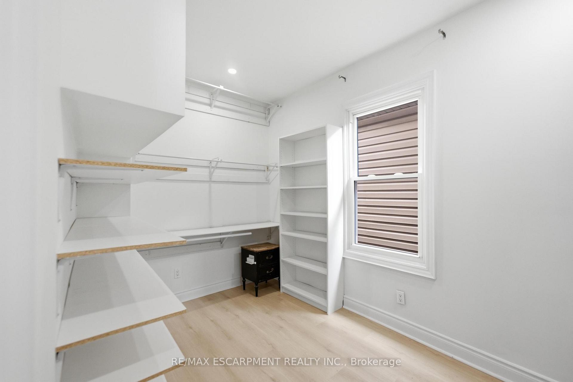 Photo 9 of 1062 Cannon Street E, Hamilton, Hill Park — HOMEH