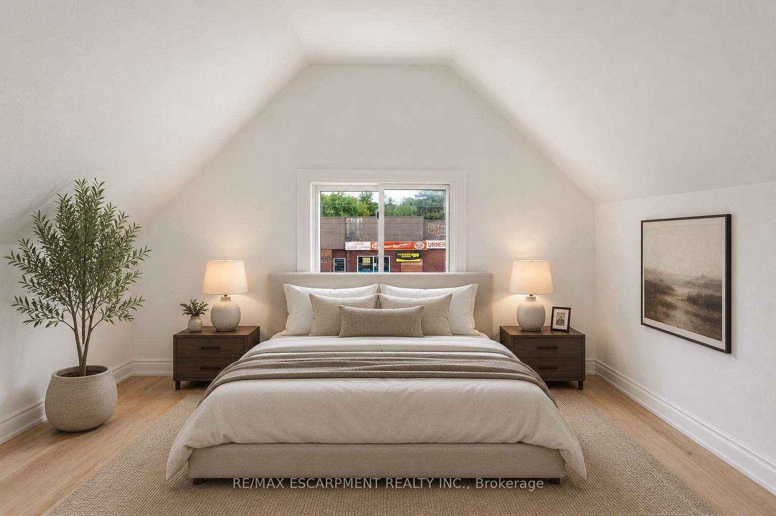 Photo 14 of 1062 Cannon Street E, Hamilton, Hill Park — HOMEH