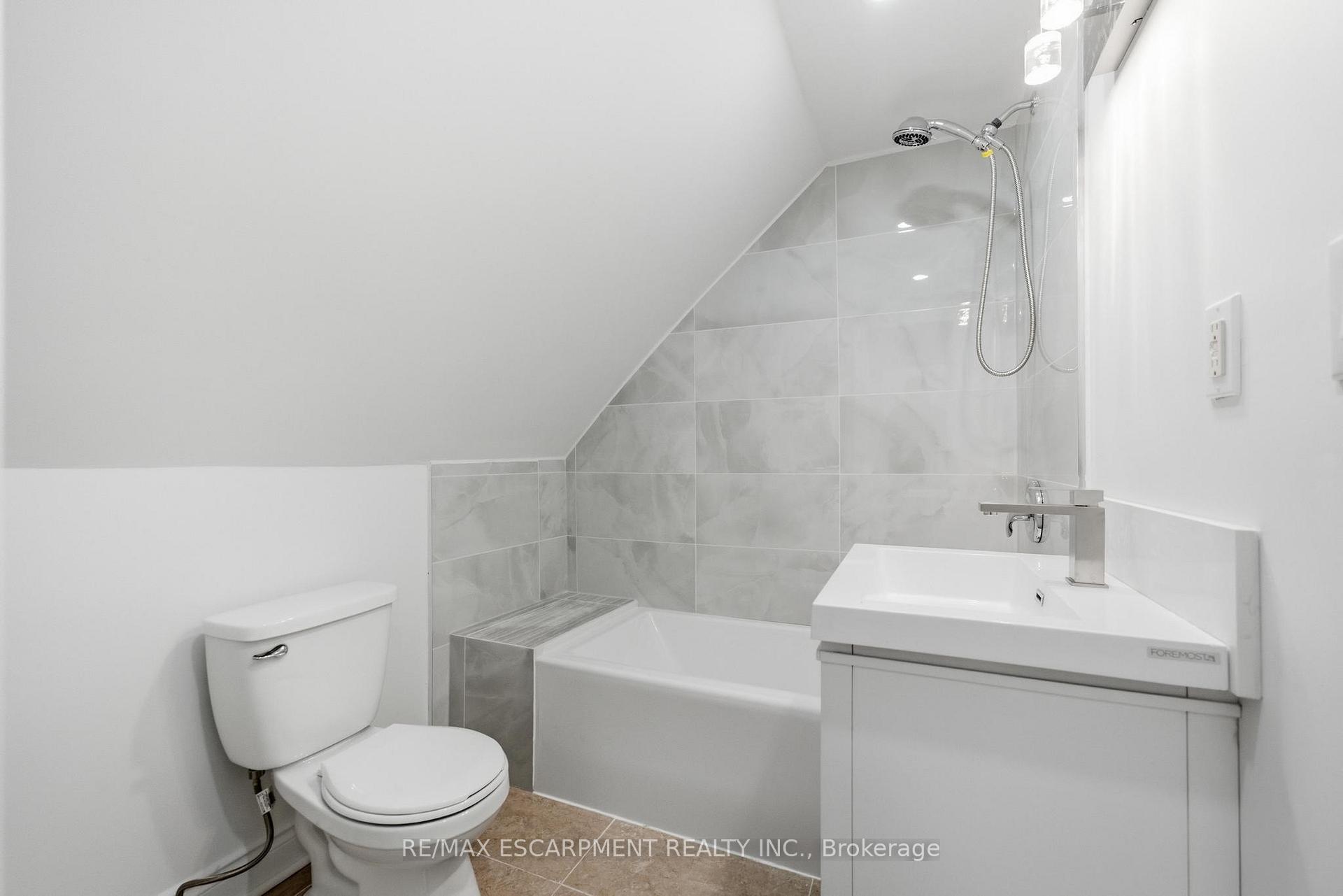 Photo 19 of 1062 Cannon Street E, Hamilton, Hill Park — HOMEH