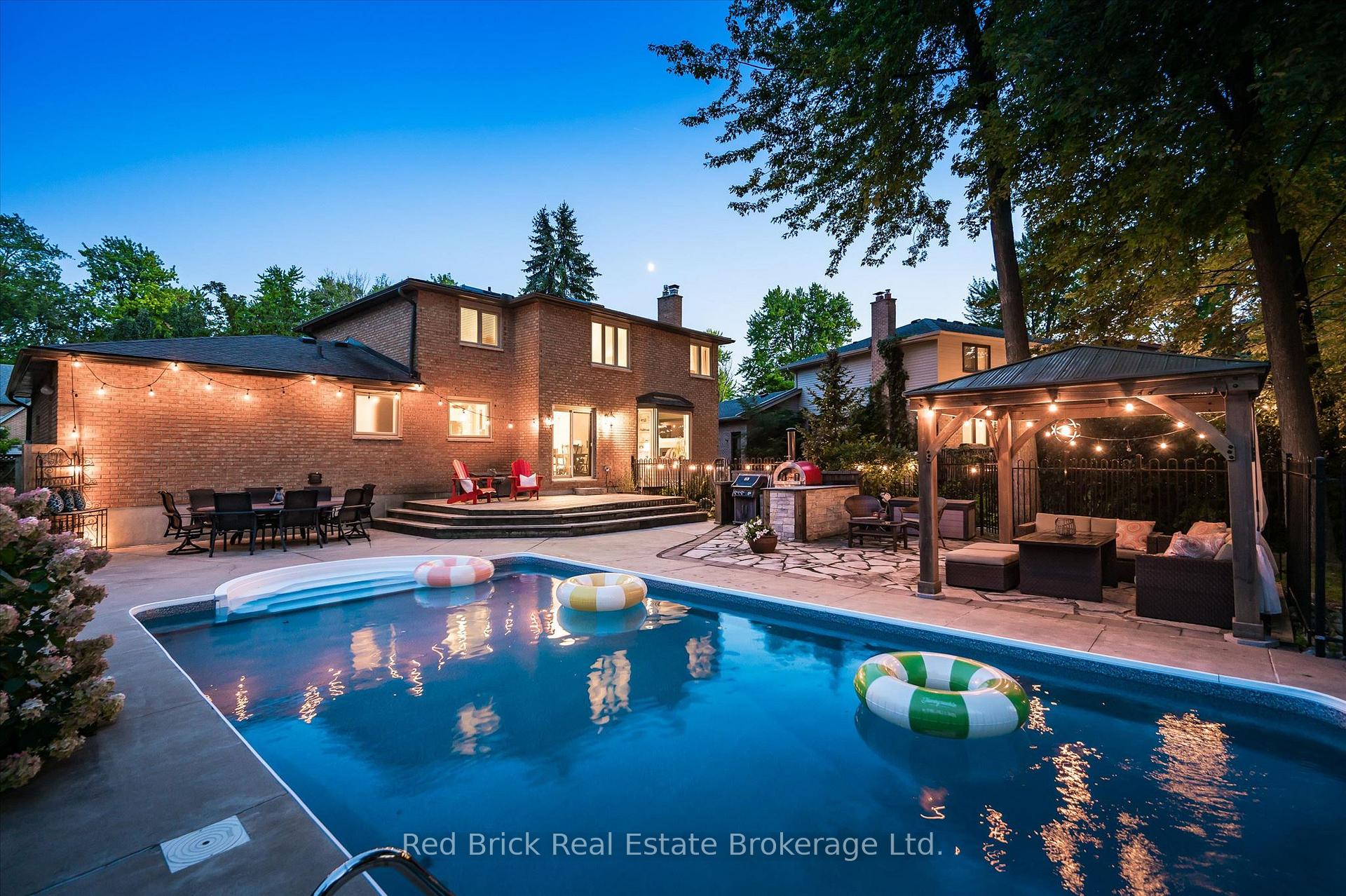 Photo 2 of 8 Sugarbush Place, Guelph, Willow West/Sugarbush/West Acres — HOMEH