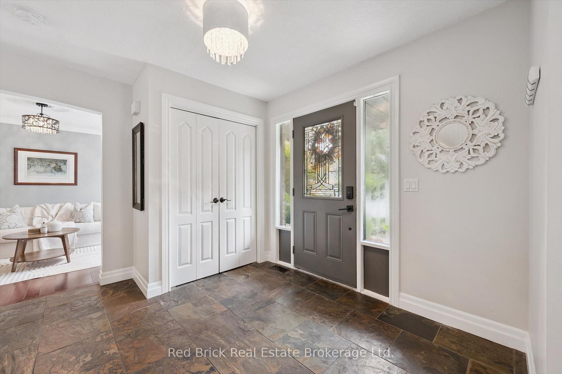 Photo 7 of 8 Sugarbush Place, Guelph, Willow West/Sugarbush/West Acres — HOMEH