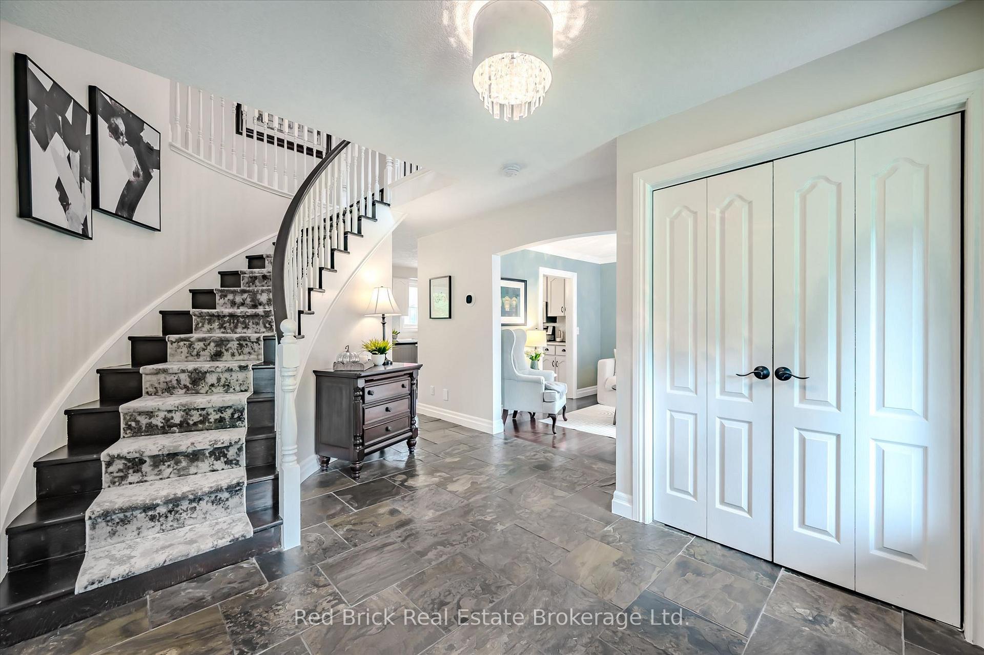 Photo 8 of 8 Sugarbush Place, Guelph, Willow West/Sugarbush/West Acres — HOMEH