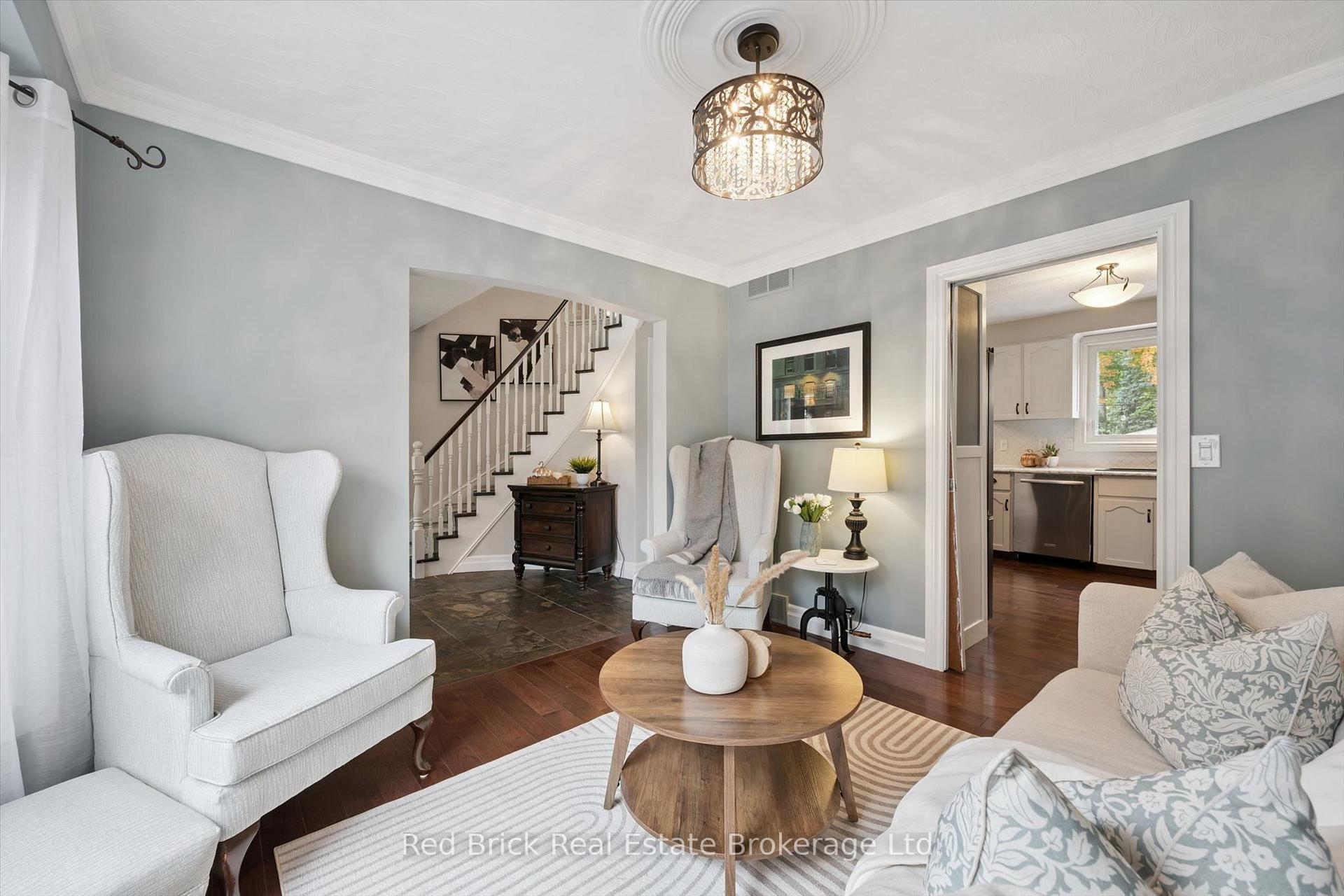 Photo 9 of 8 Sugarbush Place, Guelph, Willow West/Sugarbush/West Acres — HOMEH