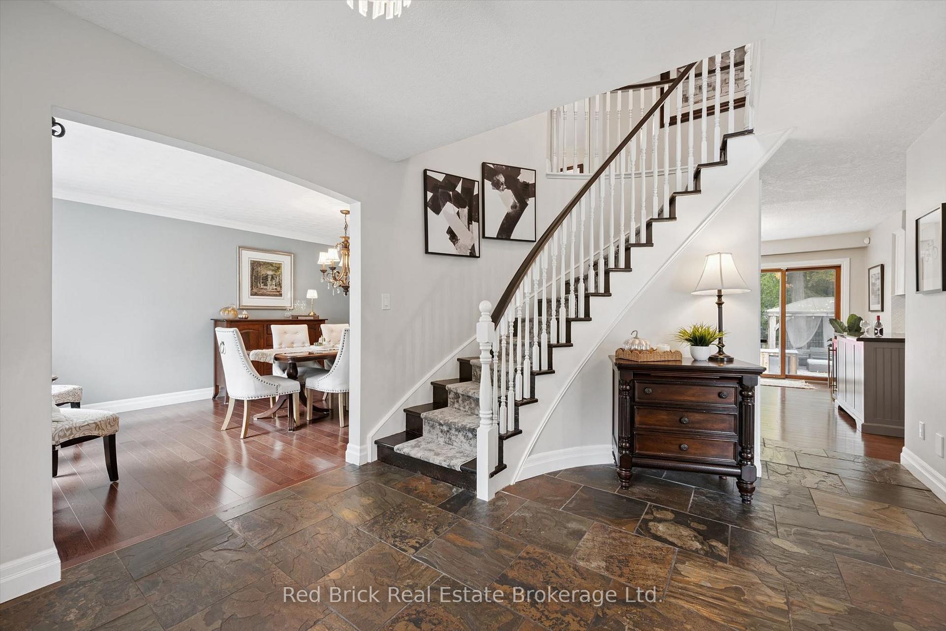 Photo 11 of 8 Sugarbush Place, Guelph, Willow West/Sugarbush/West Acres — HOMEH