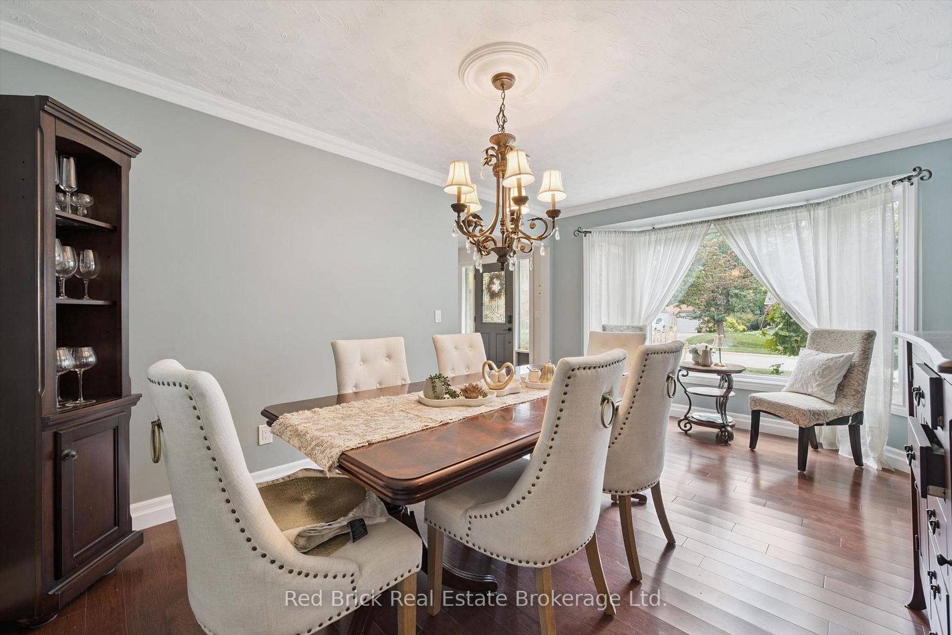 Photo 12 of 8 Sugarbush Place, Guelph, Willow West/Sugarbush/West Acres — HOMEH