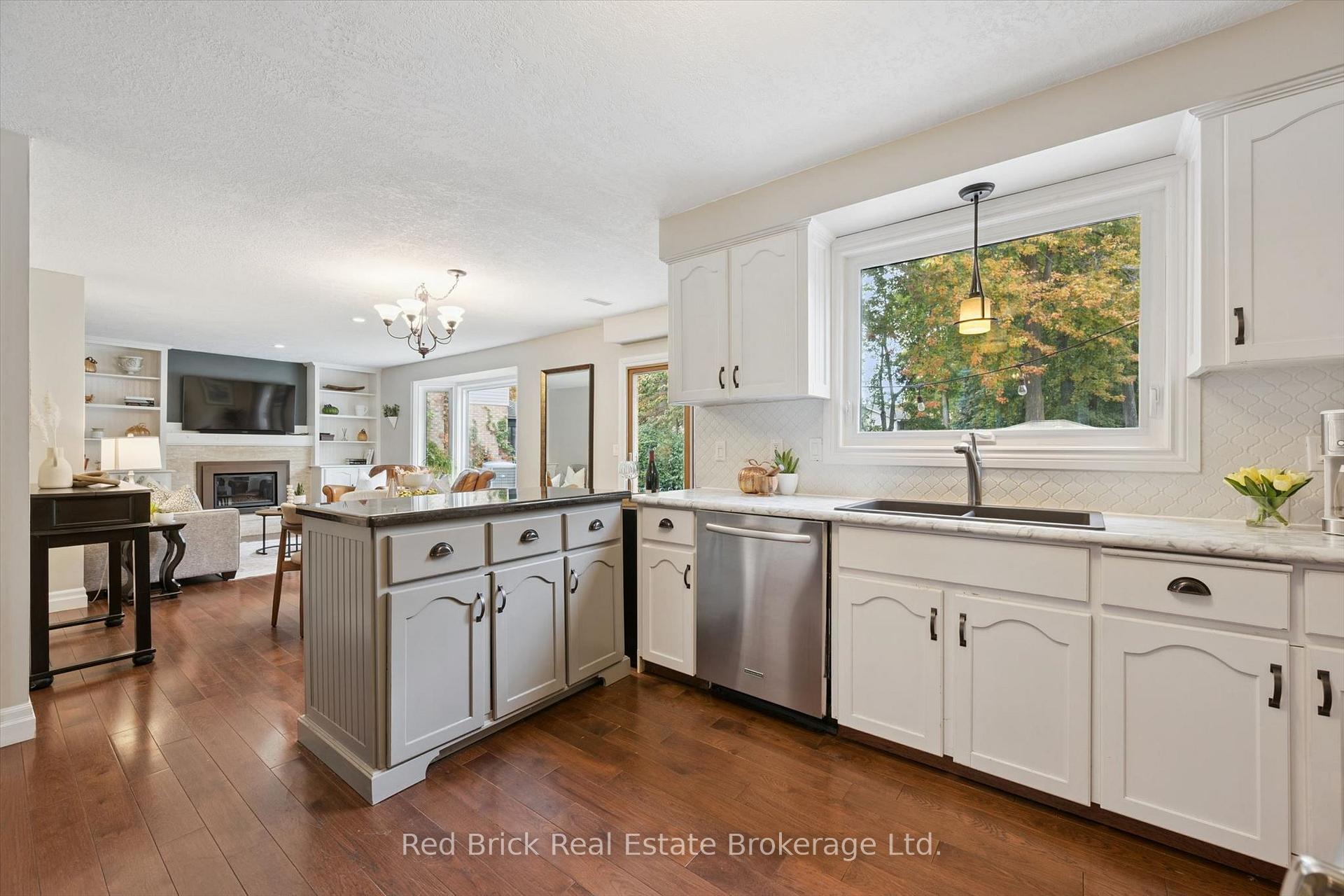 Photo 19 of 8 Sugarbush Place, Guelph, Willow West/Sugarbush/West Acres — HOMEH
