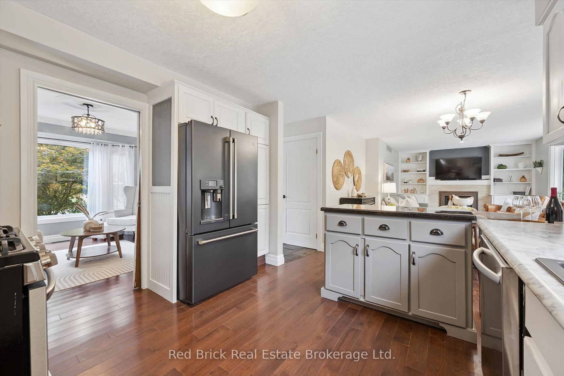 Photo 20 of 8 Sugarbush Place, Guelph, Willow West/Sugarbush/West Acres — HOMEH