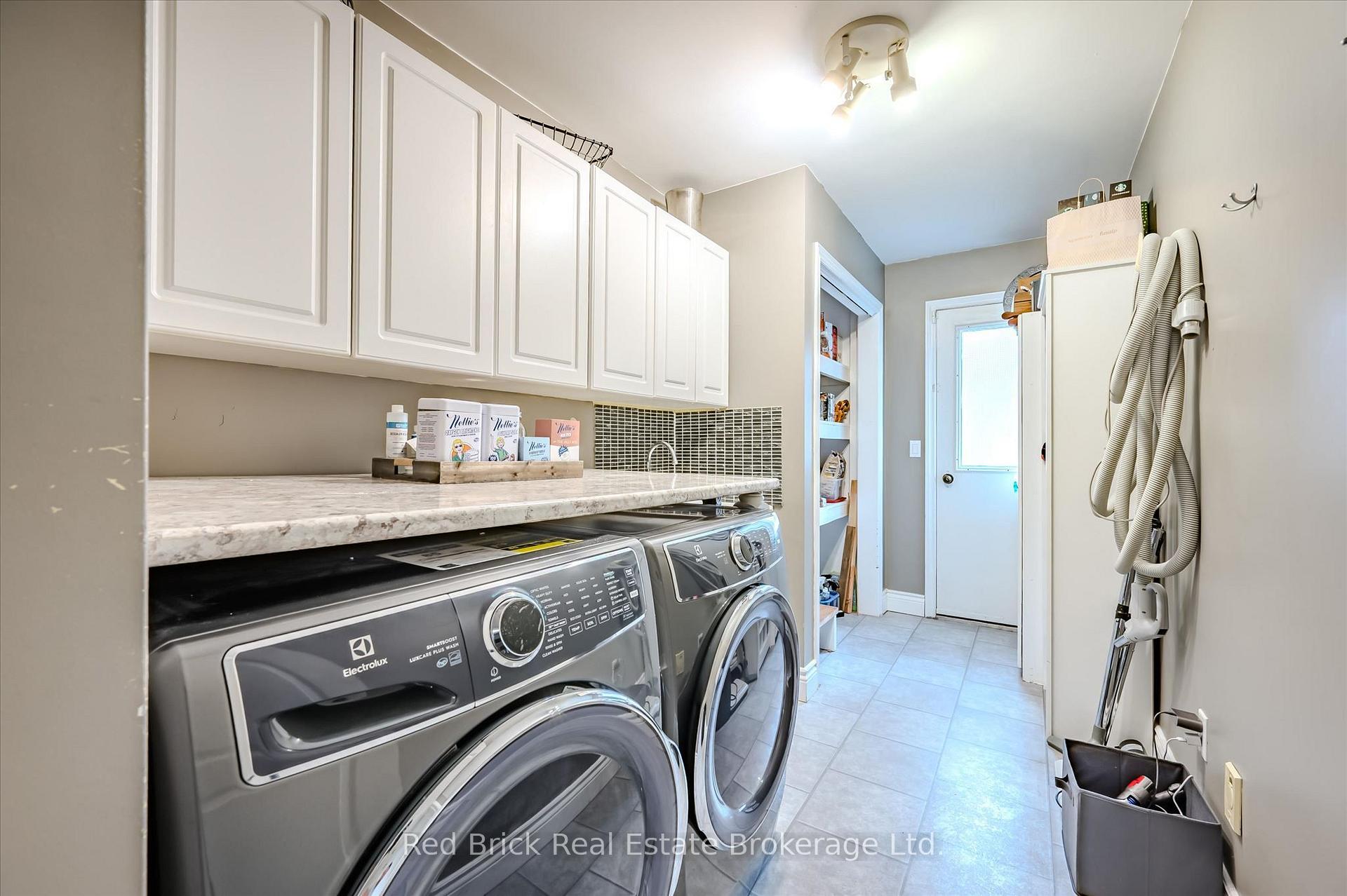 Photo 22 of 8 Sugarbush Place, Guelph, Willow West/Sugarbush/West Acres — HOMEH