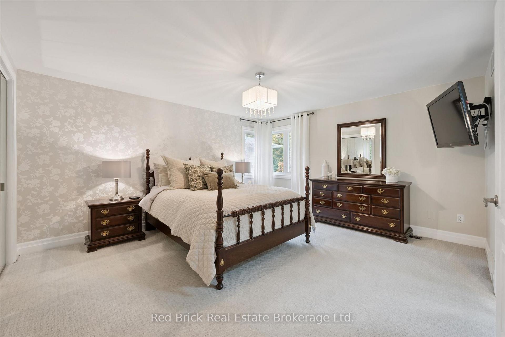 Photo 24 of 8 Sugarbush Place, Guelph, Willow West/Sugarbush/West Acres — HOMEH