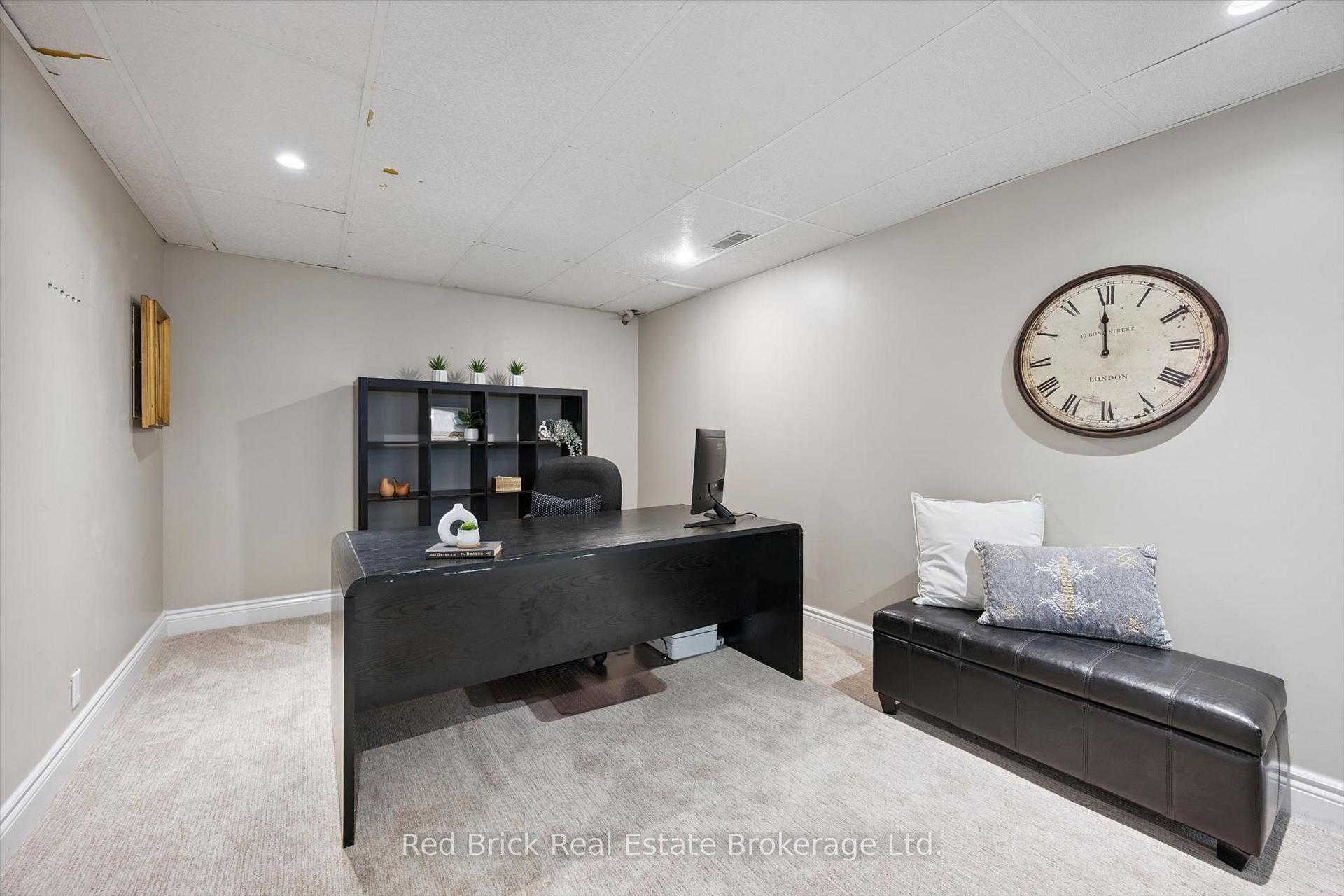 Photo 35 of 8 Sugarbush Place, Guelph, Willow West/Sugarbush/West Acres — HOMEH
