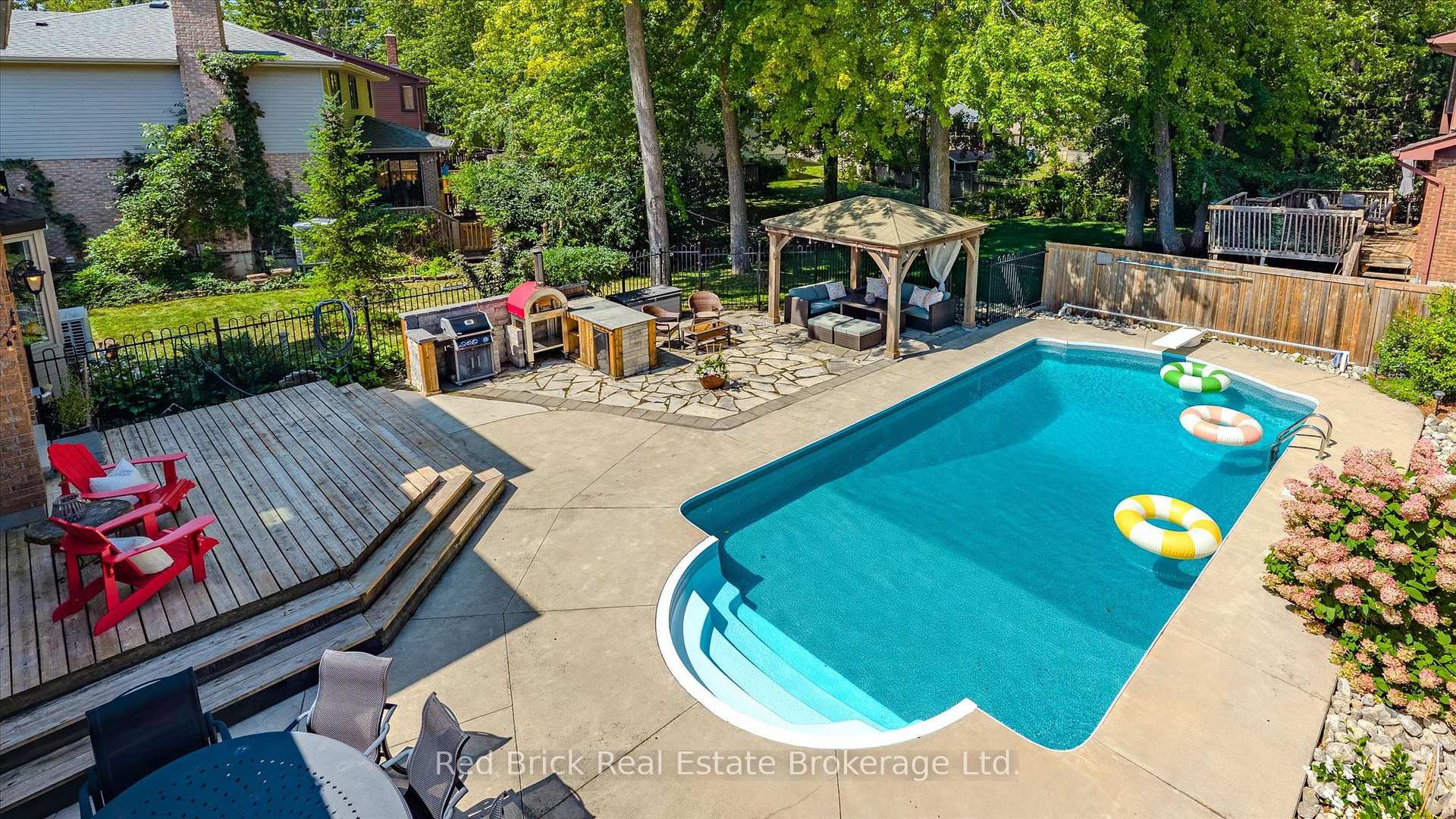 Photo 37 of 8 Sugarbush Place, Guelph, Willow West/Sugarbush/West Acres — HOMEH