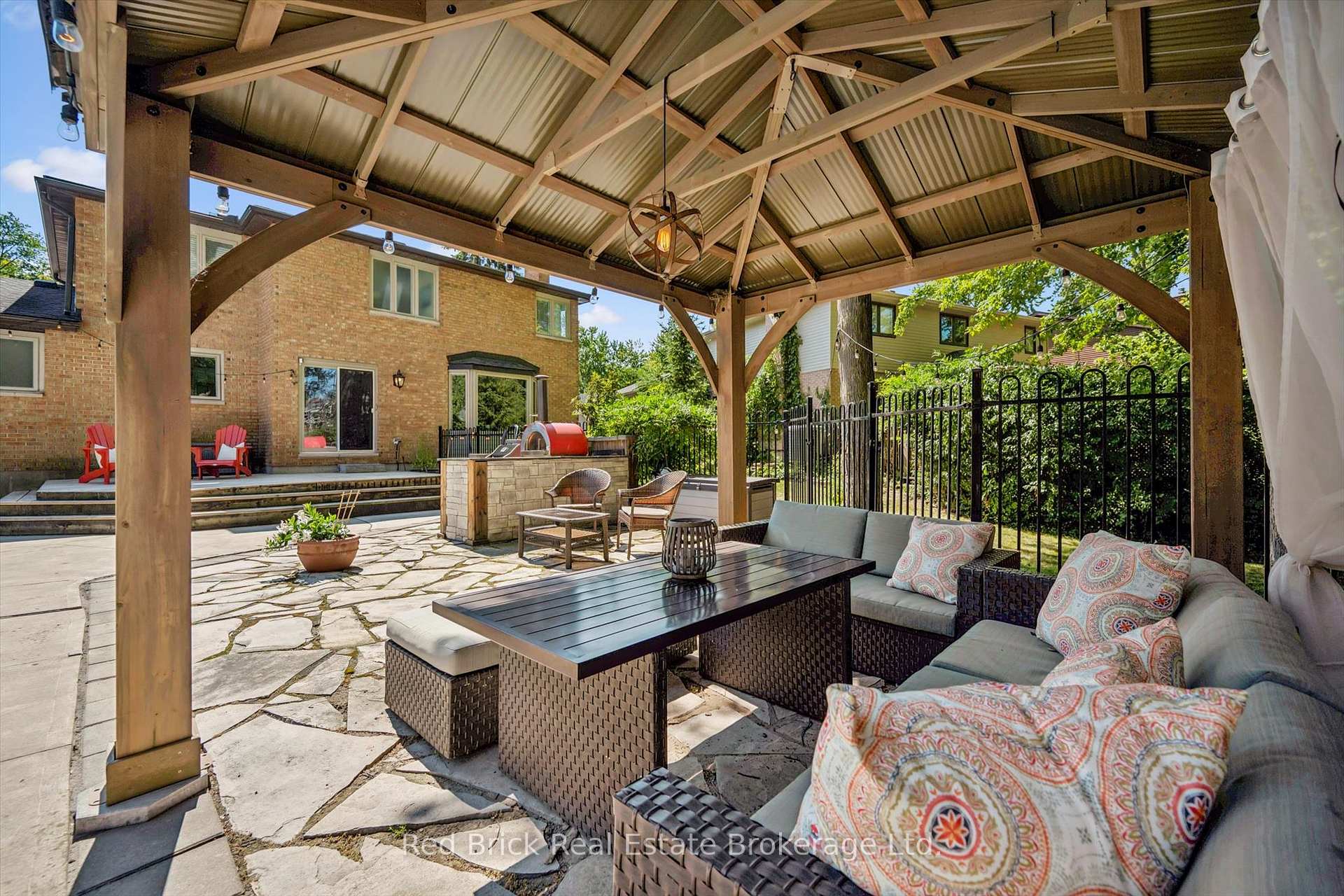 Photo 40 of 8 Sugarbush Place, Guelph, Willow West/Sugarbush/West Acres — HOMEH