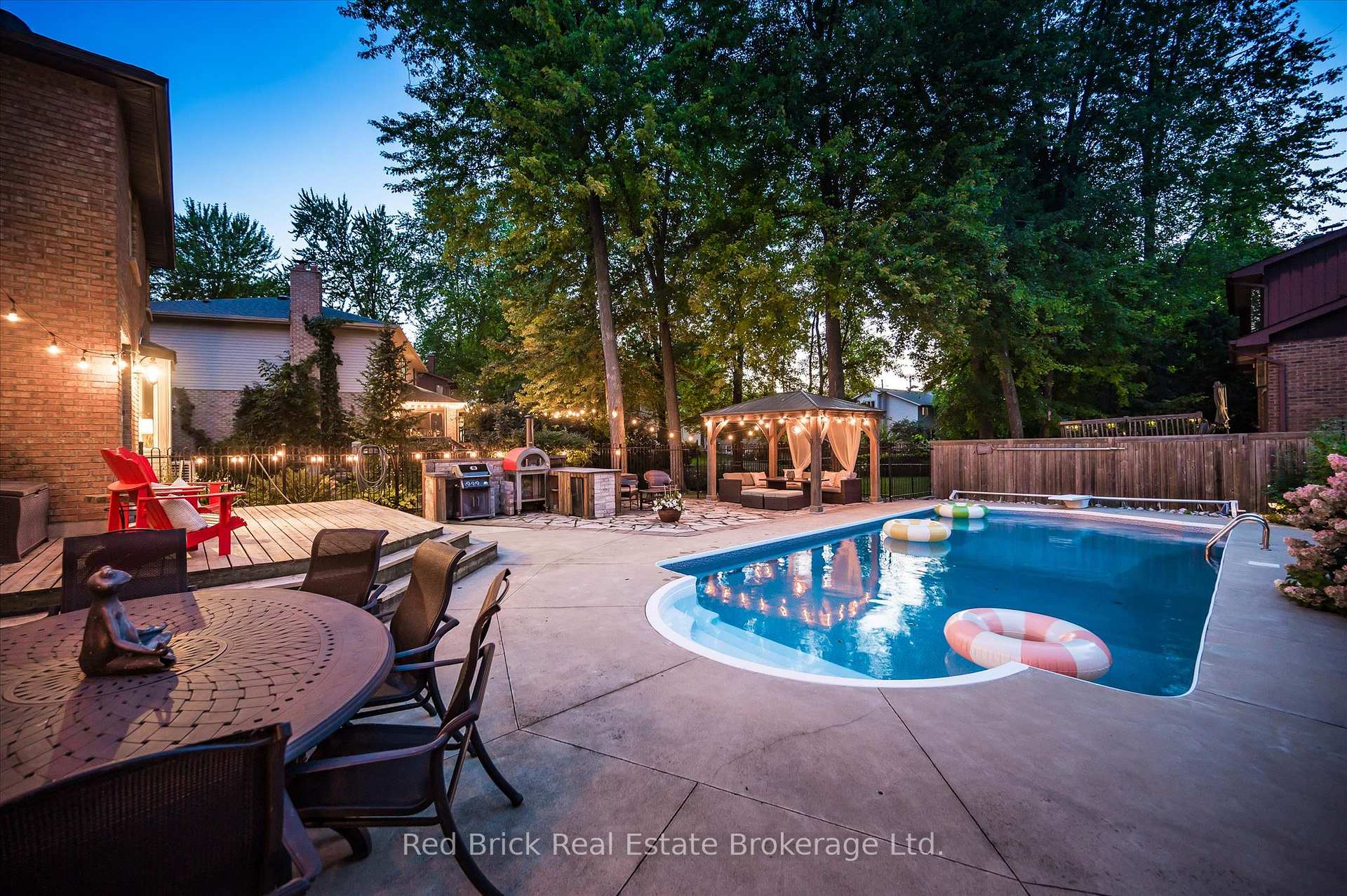 Photo 43 of 8 Sugarbush Place, Guelph, Willow West/Sugarbush/West Acres — HOMEH