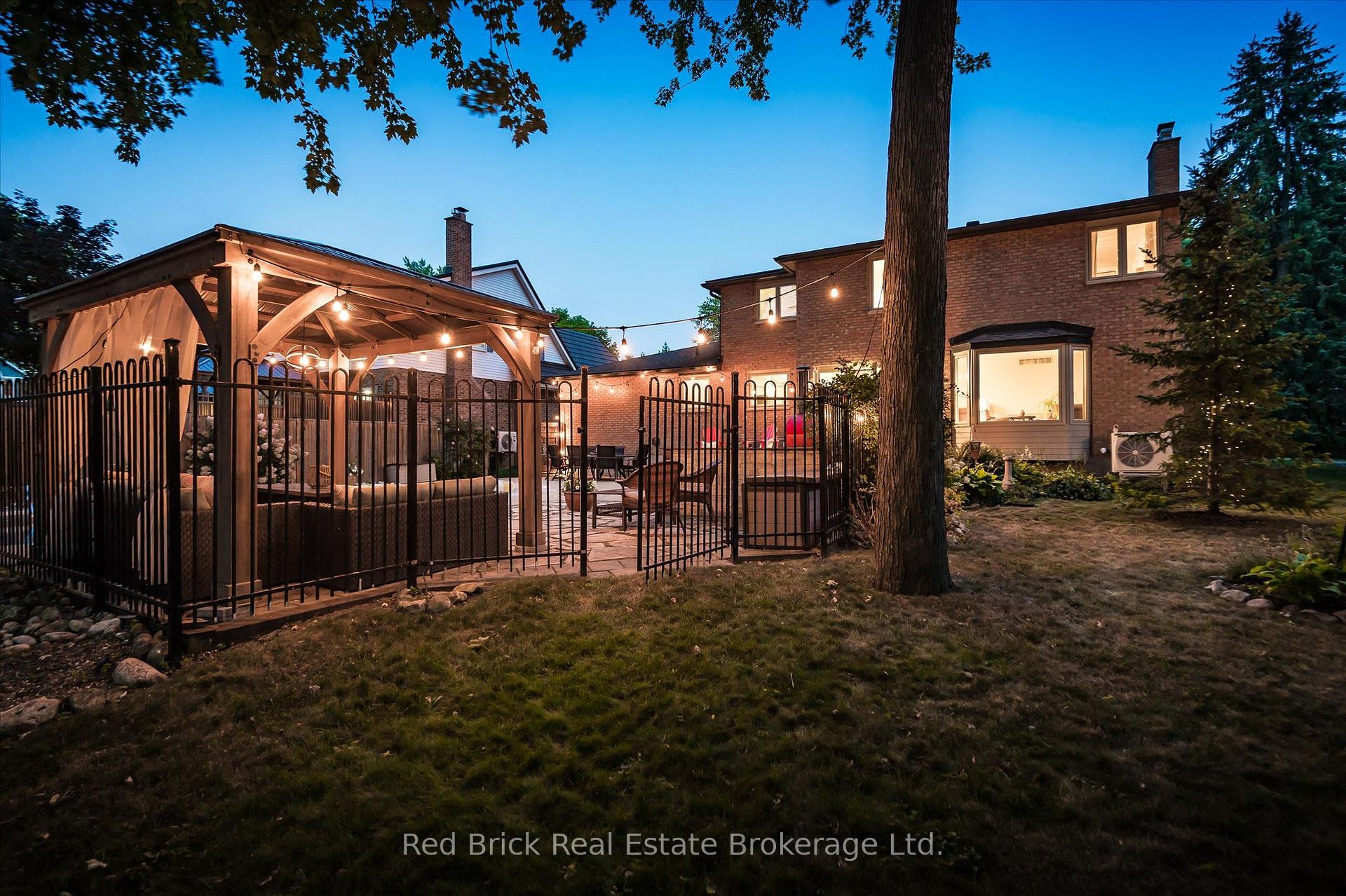 Photo 45 of 8 Sugarbush Place, Guelph, Willow West/Sugarbush/West Acres — HOMEH