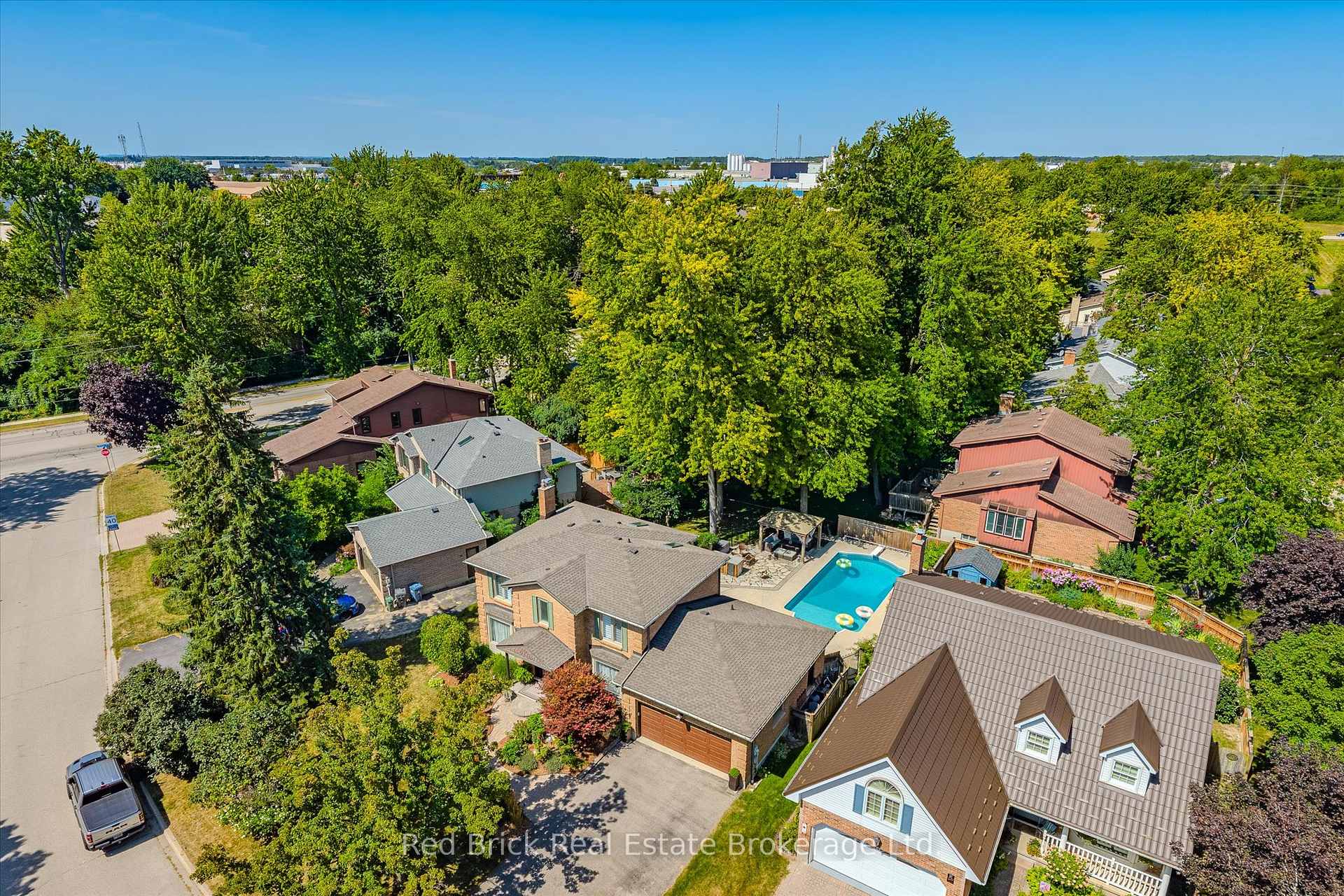 Photo 47 of 8 Sugarbush Place, Guelph, Willow West/Sugarbush/West Acres — HOMEH