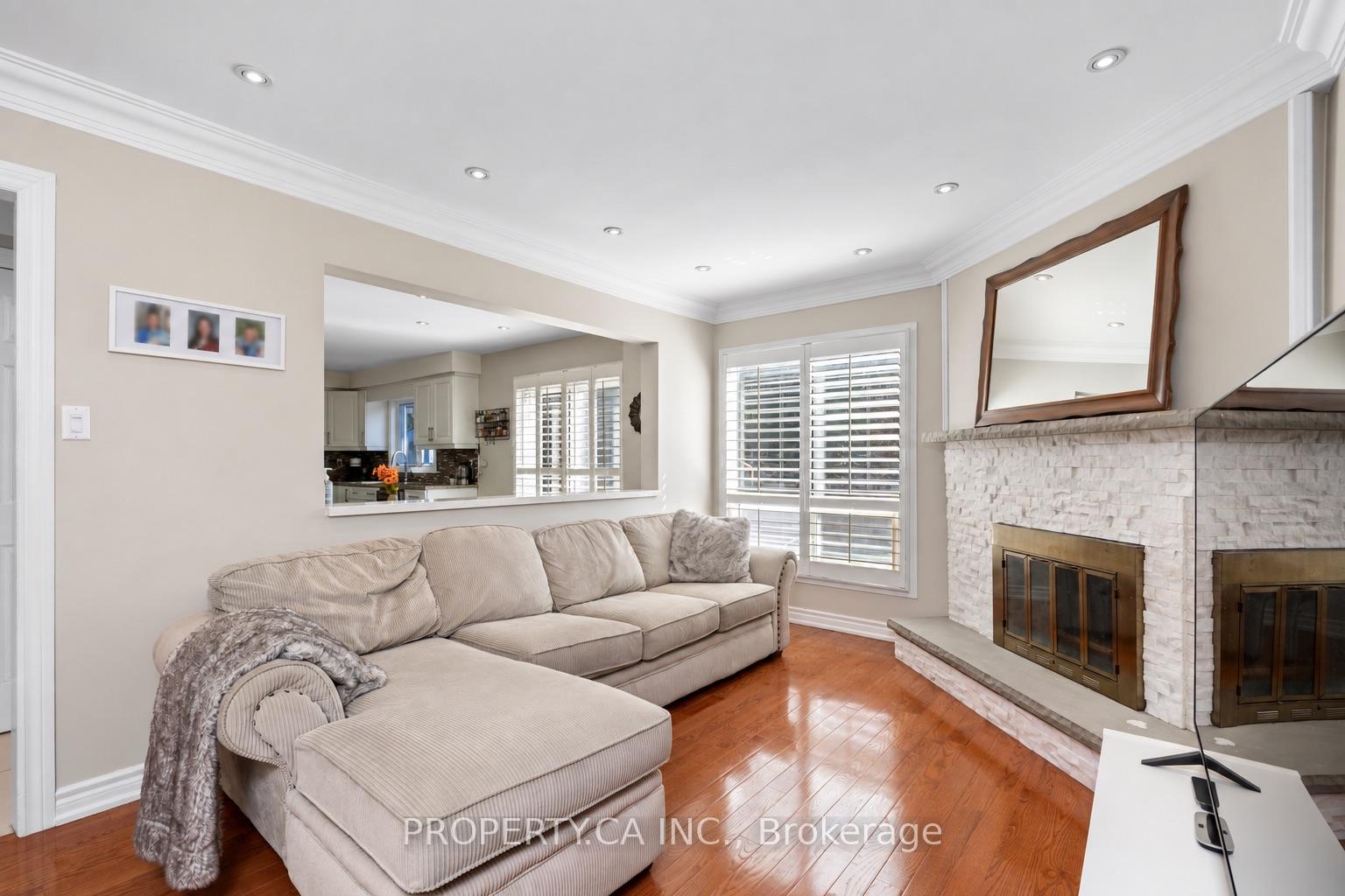 Photo 11 of 235 Brownridge Drive, Vaughan, Brownridge — HOMEH