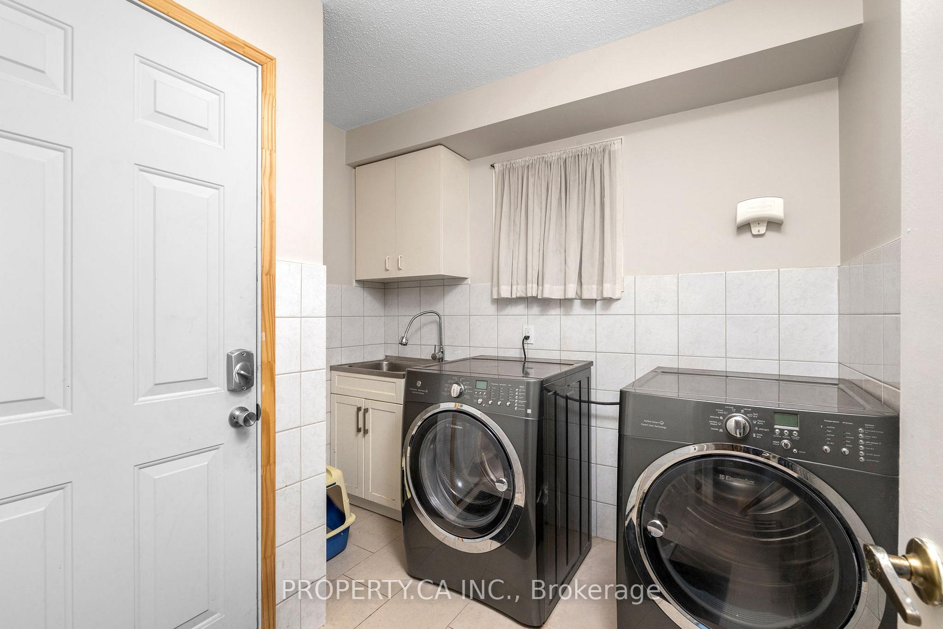 Photo 13 of 235 Brownridge Drive, Vaughan, Brownridge — HOMEH