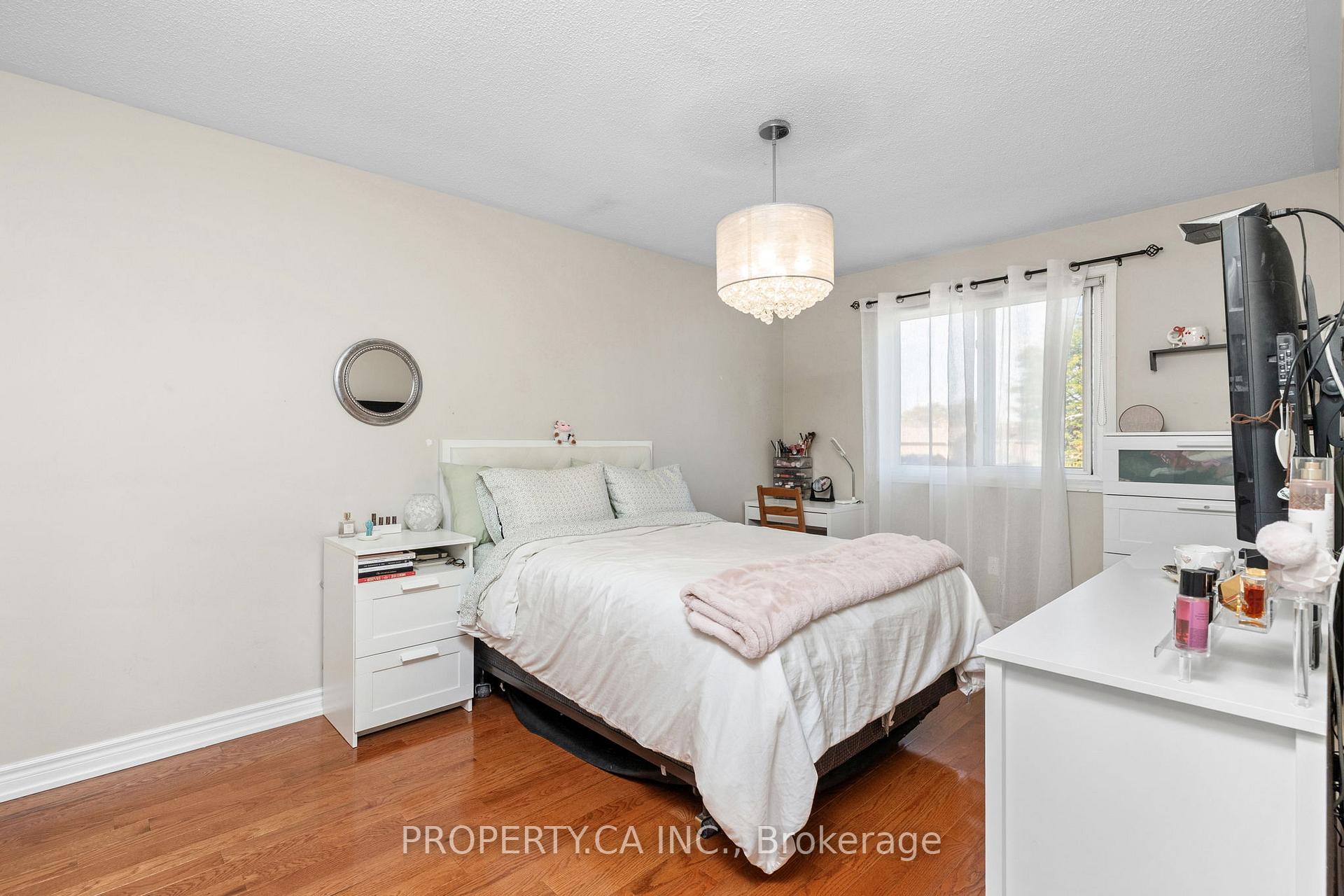 Photo 16 of 235 Brownridge Drive, Vaughan, Brownridge — HOMEH