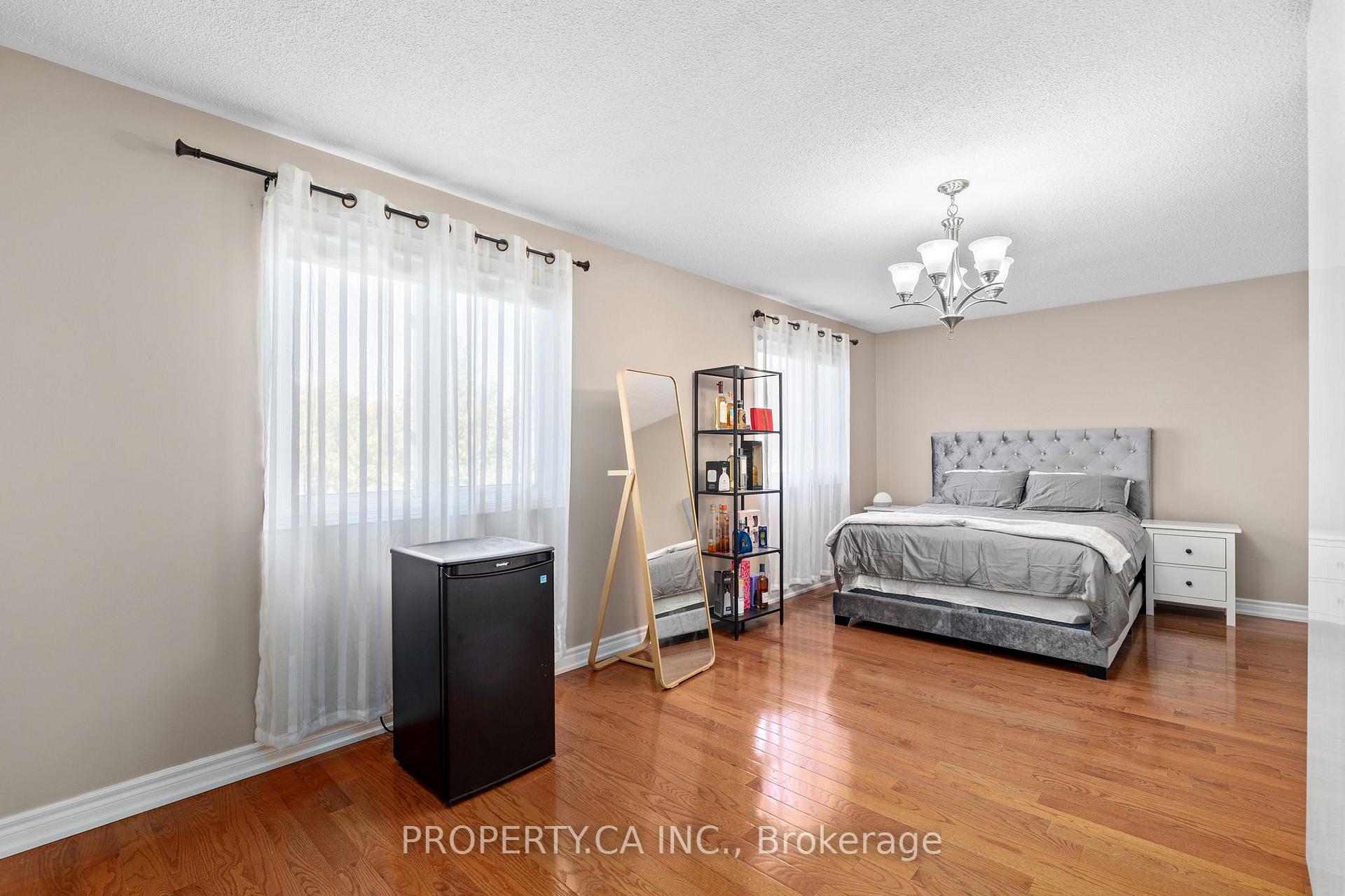 Photo 17 of 235 Brownridge Drive, Vaughan, Brownridge — HOMEH
