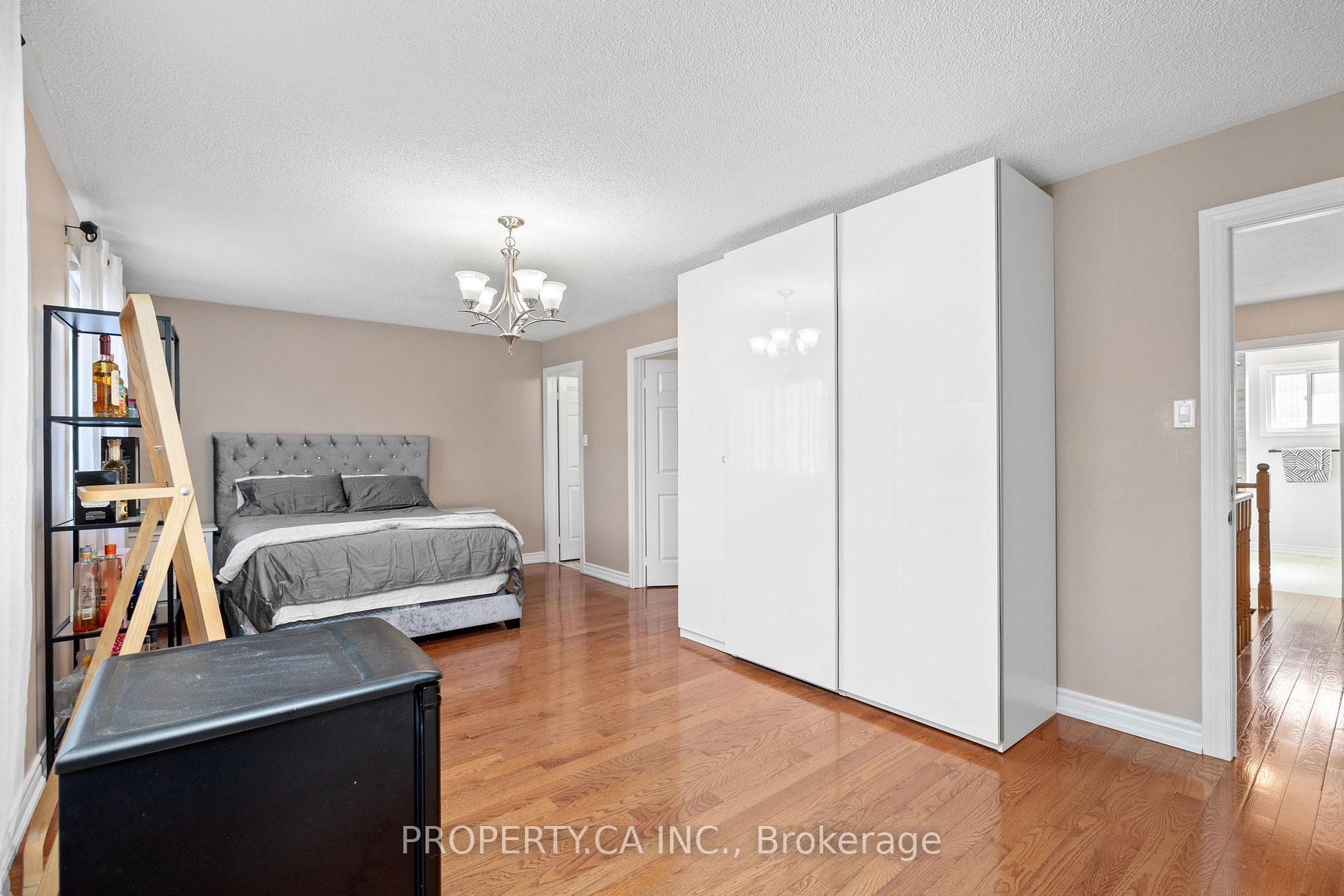 Photo 18 of 235 Brownridge Drive, Vaughan, Brownridge — HOMEH