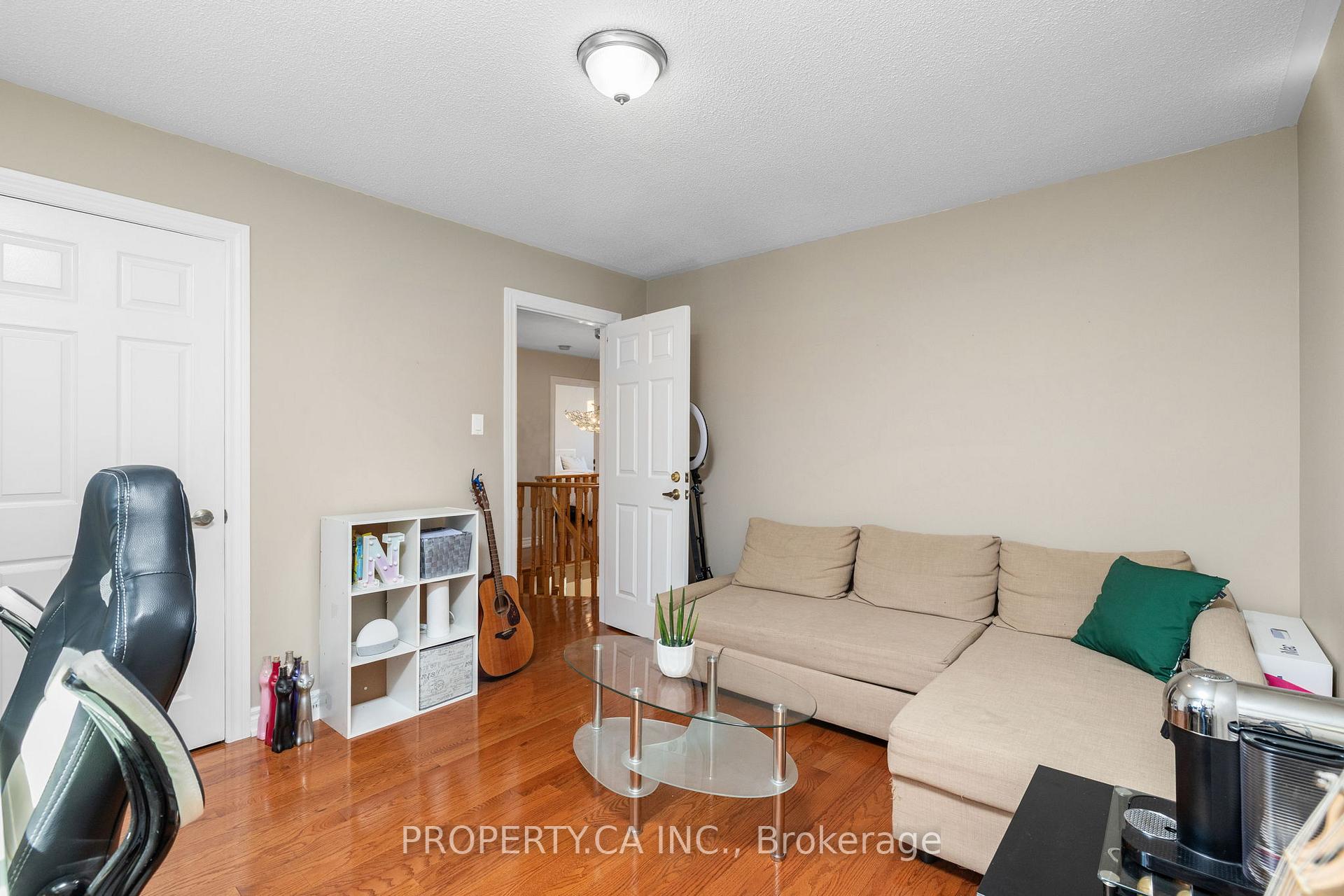 Photo 21 of 235 Brownridge Drive, Vaughan, Brownridge — HOMEH