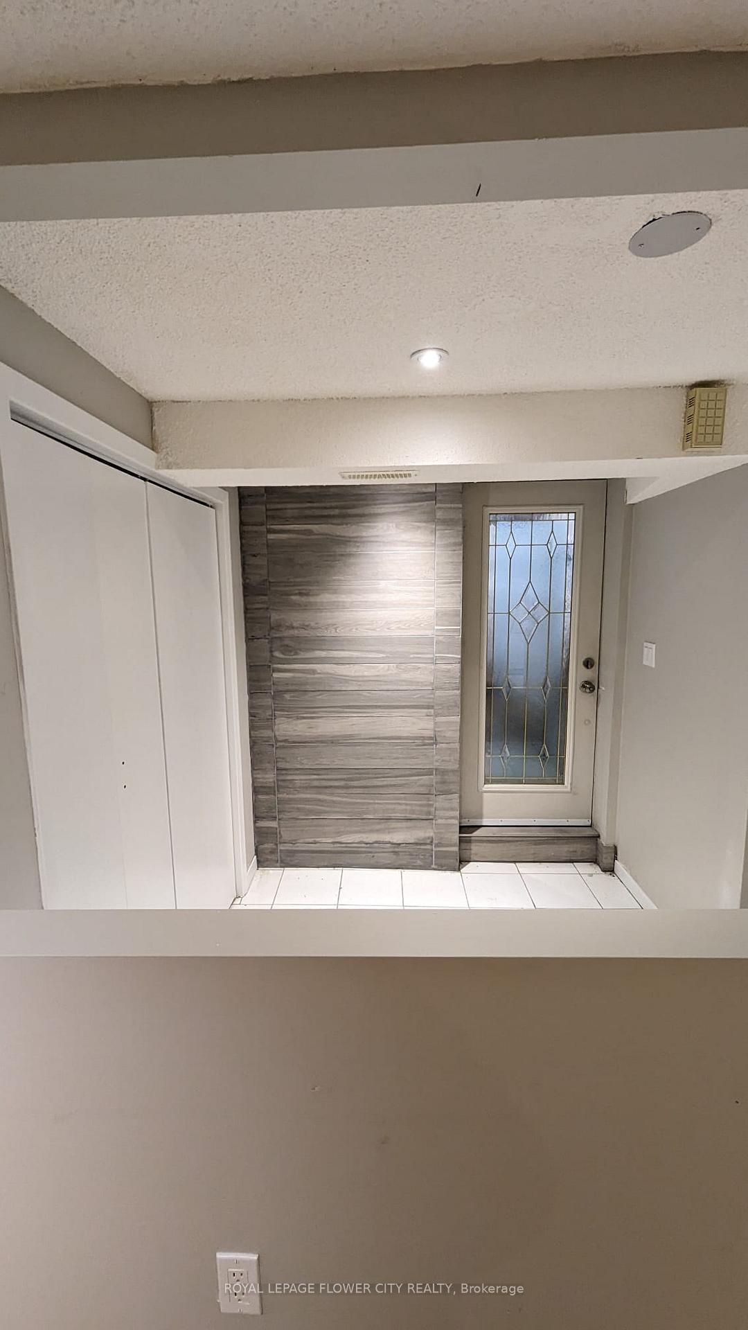Photo 6 of 2605 Innisfil Road, Mississauga, Erin Mills — HOMEH