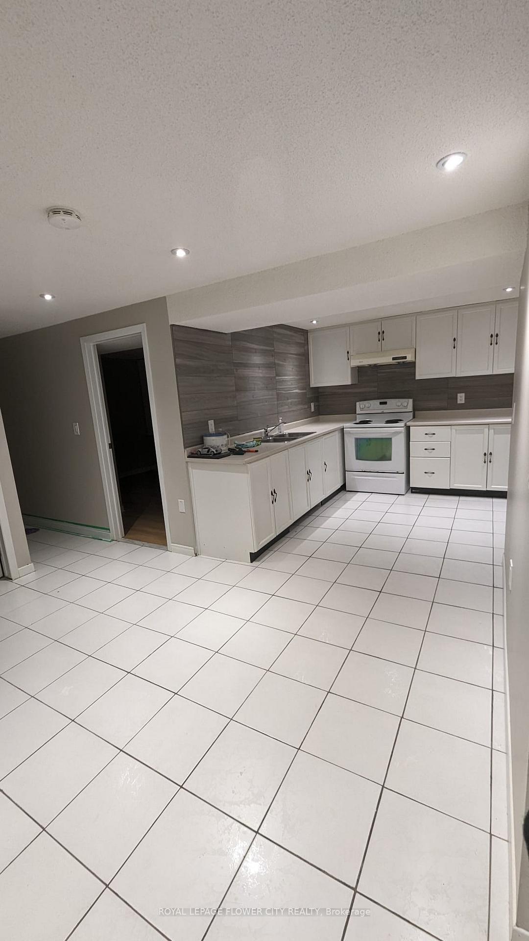 Photo 8 of 2605 Innisfil Road, Mississauga, Erin Mills — HOMEH