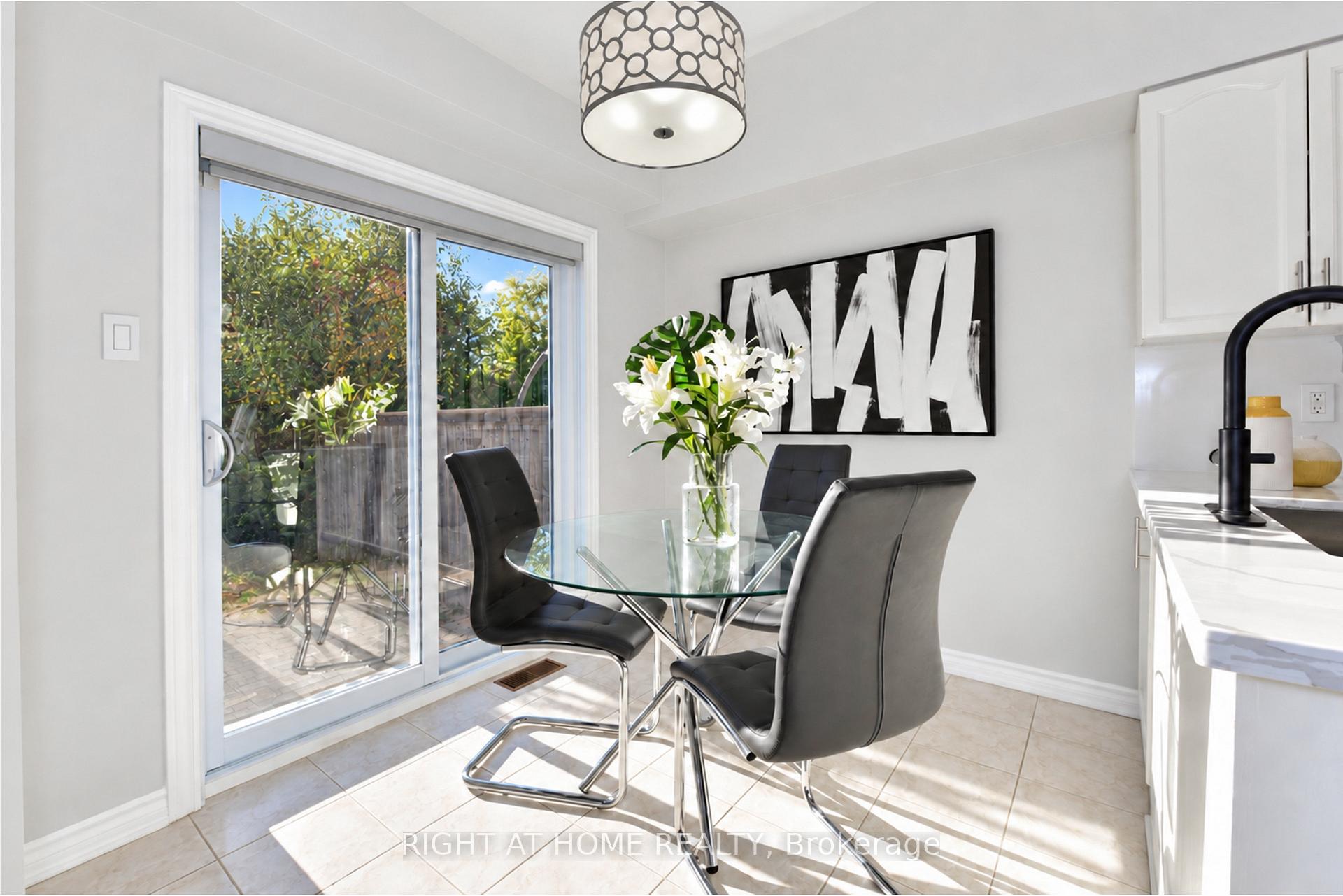 Photo 16 of 24 Harrington Court, Ottawa, Kanata - Kanata Lakes/Heritage Hills — HOMEH