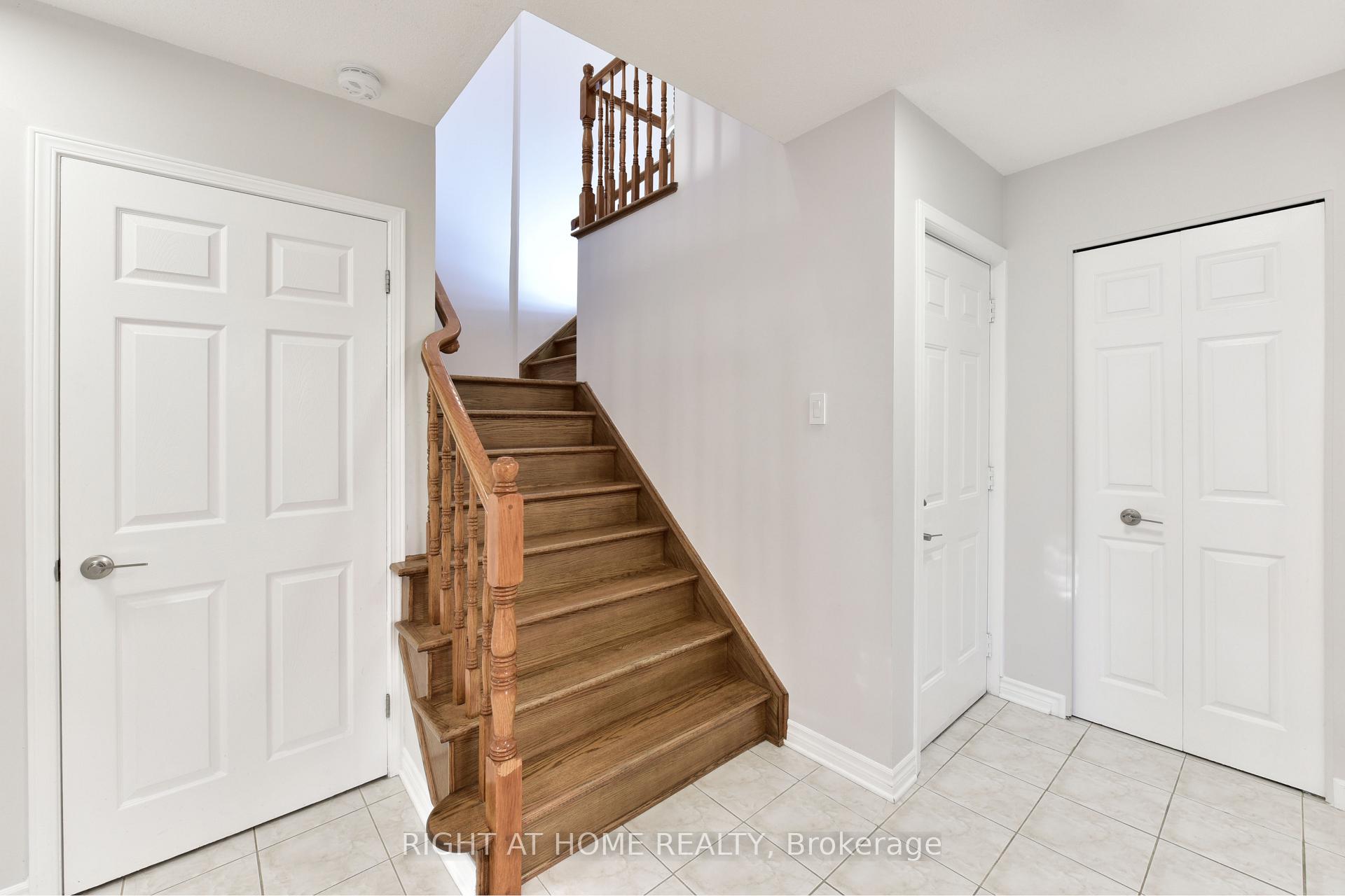 Photo 21 of 24 Harrington Court, Ottawa, Kanata - Kanata Lakes/Heritage Hills — HOMEH