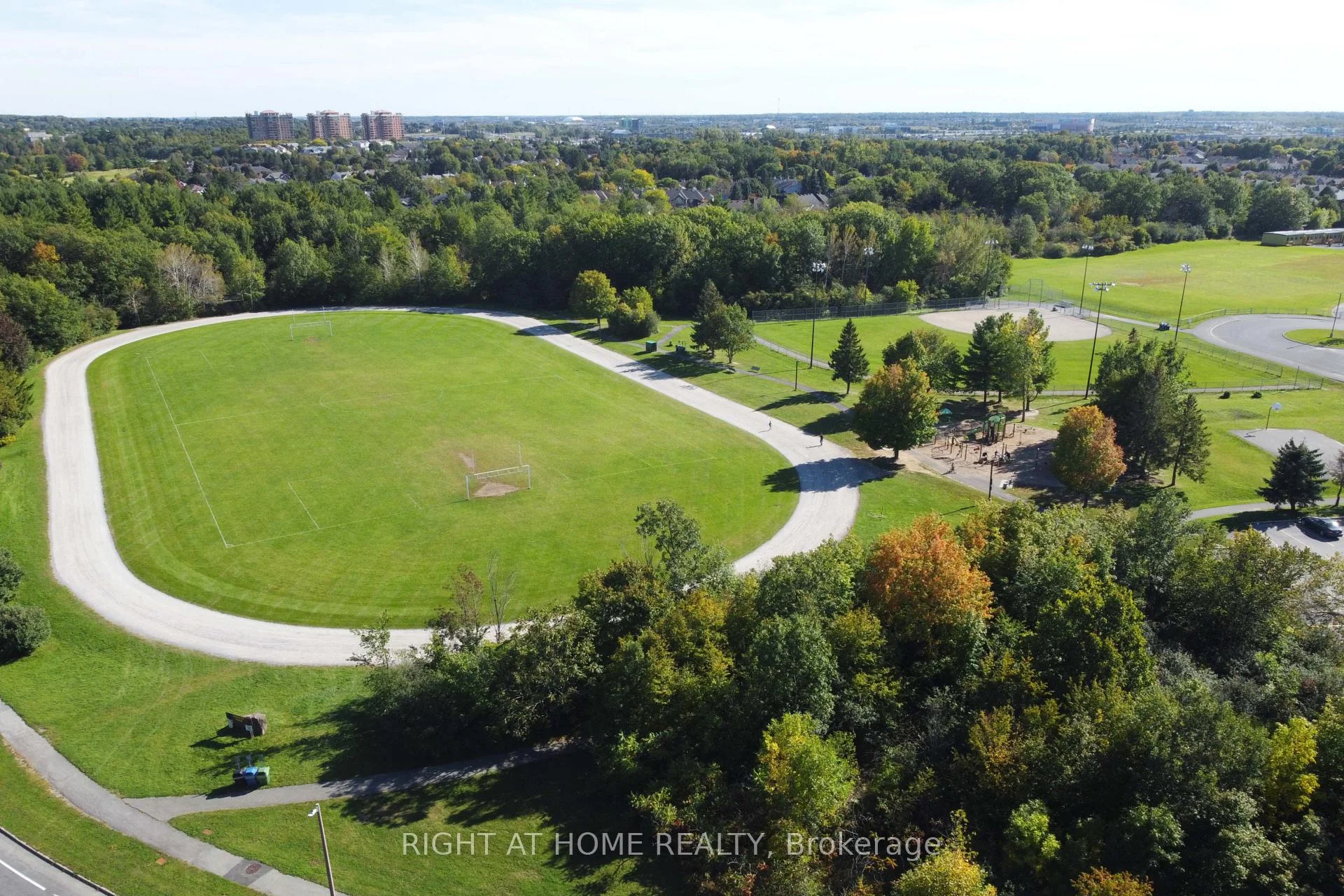 Photo 3 of 24 Harrington Court, Ottawa, Kanata - Kanata Lakes/Heritage Hills — HOMEH