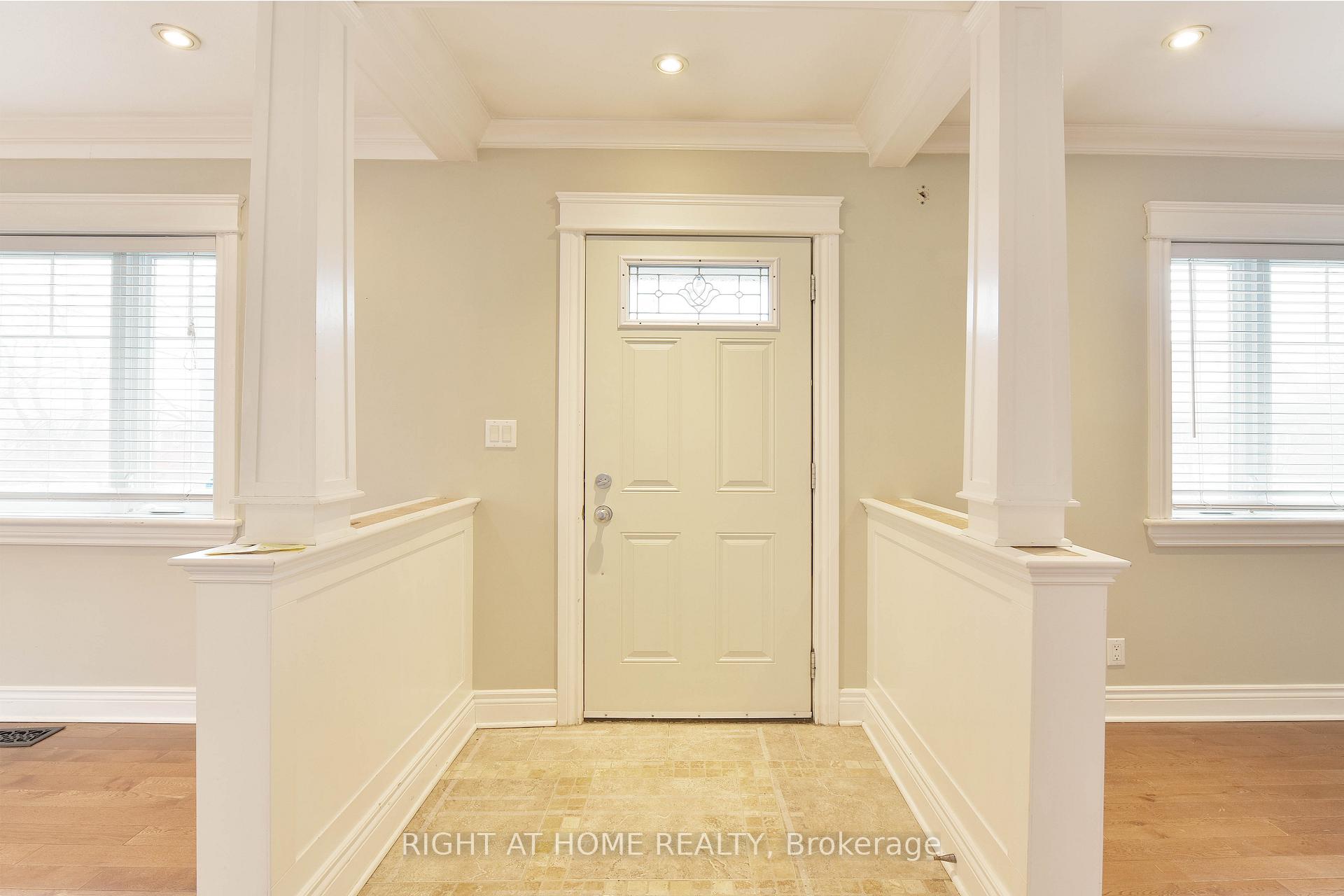 Photo 2 of 37 Rossland Avenue, Ottawa, Meadowlands/St. Claire Gardens — HOMEH