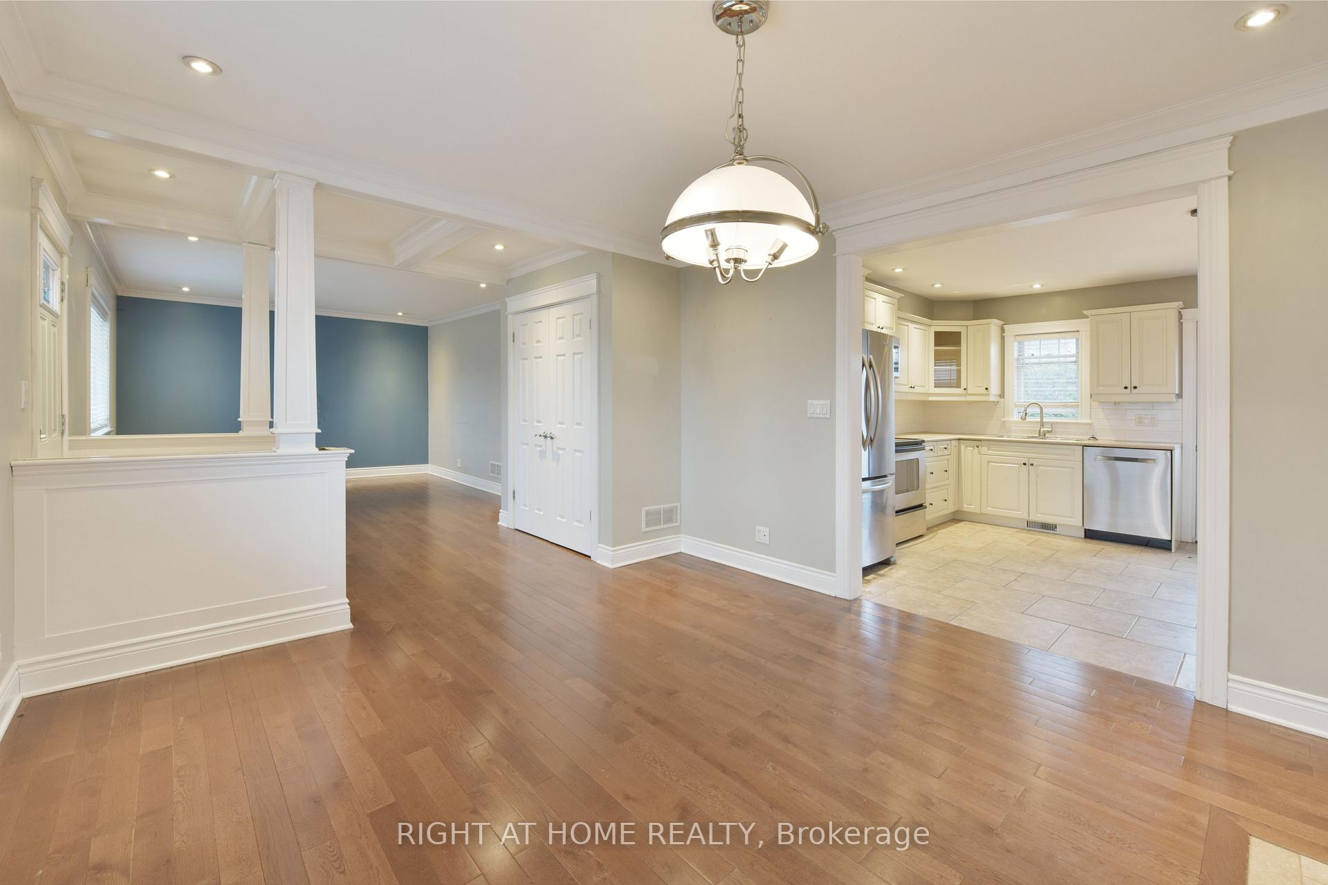 Photo 8 of 37 Rossland Avenue, Ottawa, Meadowlands/St. Claire Gardens — HOMEH