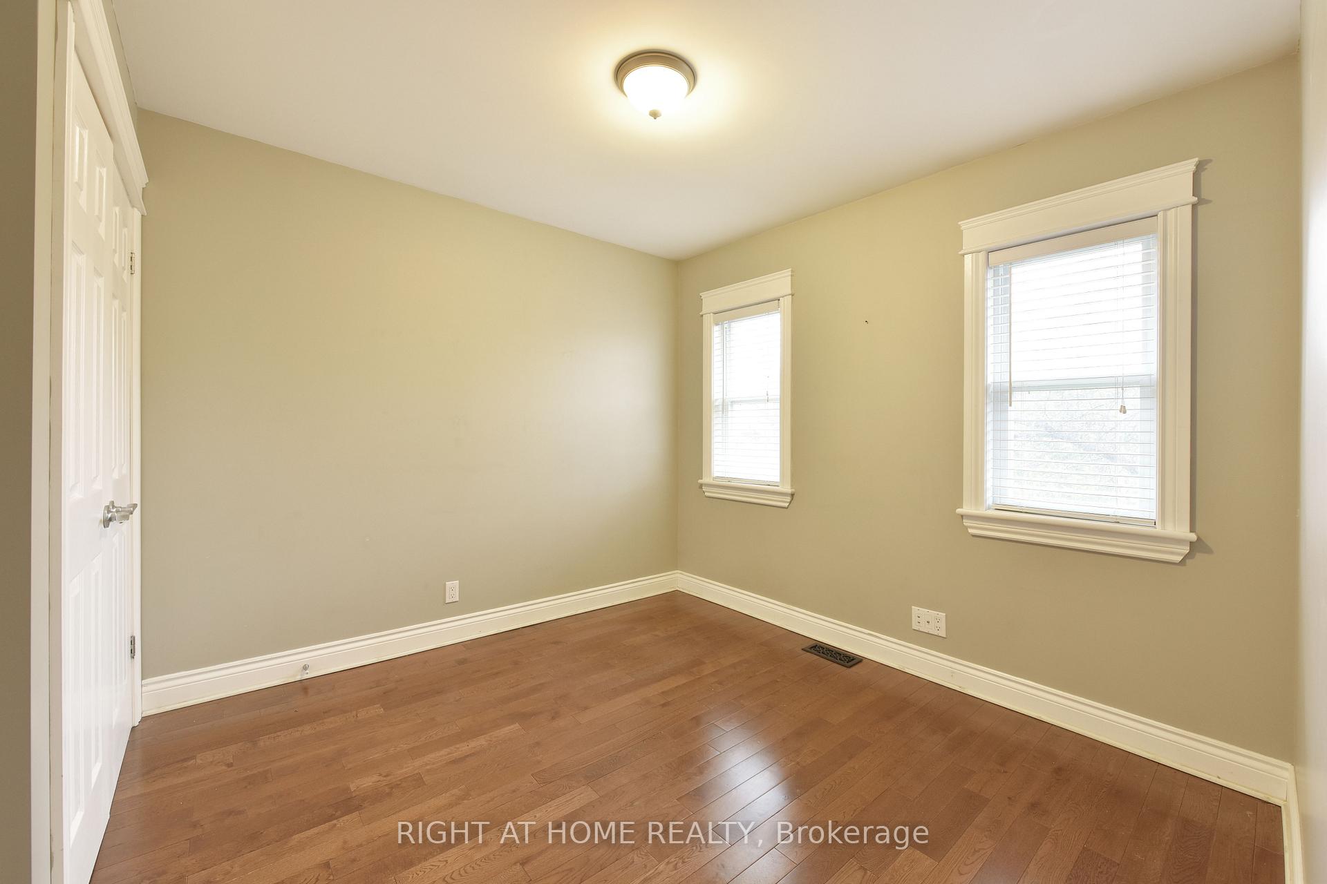 Photo 11 of 37 Rossland Avenue, Ottawa, Meadowlands/St. Claire Gardens — HOMEH