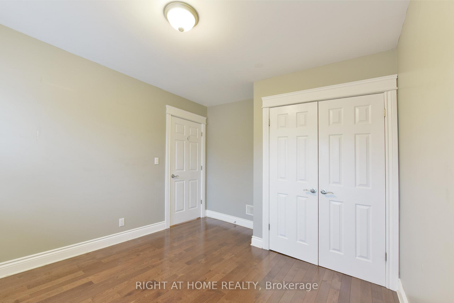 Photo 12 of 37 Rossland Avenue, Ottawa, Meadowlands/St. Claire Gardens — HOMEH