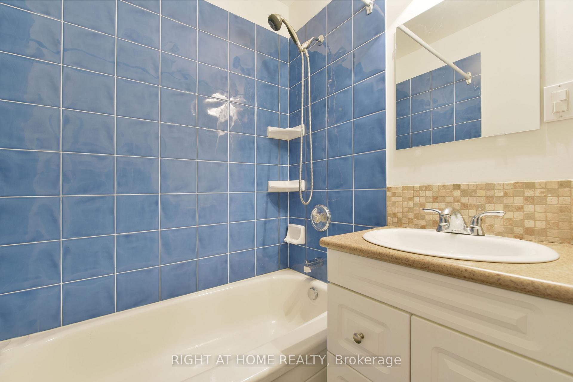 Photo 14 of 37 Rossland Avenue, Ottawa, Meadowlands/St. Claire Gardens — HOMEH