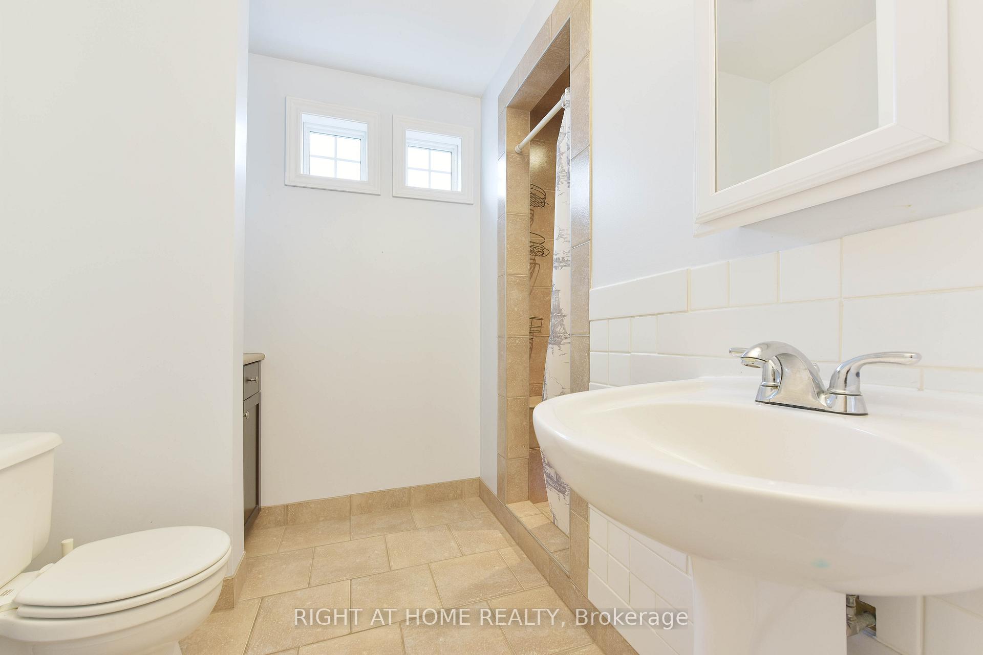 Photo 19 of 37 Rossland Avenue, Ottawa, Meadowlands/St. Claire Gardens — HOMEH