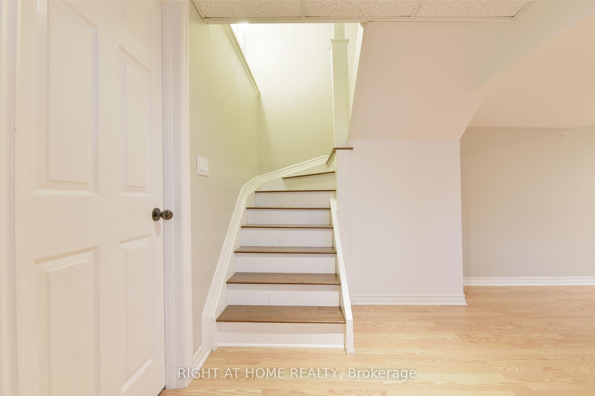 Photo 20 of 37 Rossland Avenue, Ottawa, Meadowlands/St. Claire Gardens — HOMEH