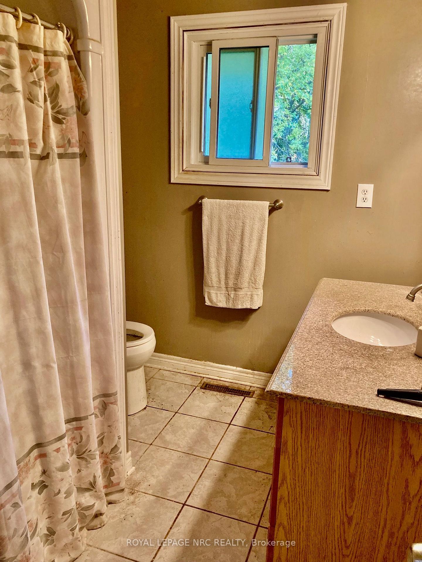 Photo 13 of 3871 Orlando Drive, Niagara Falls, Church's Lane — HOMEH
