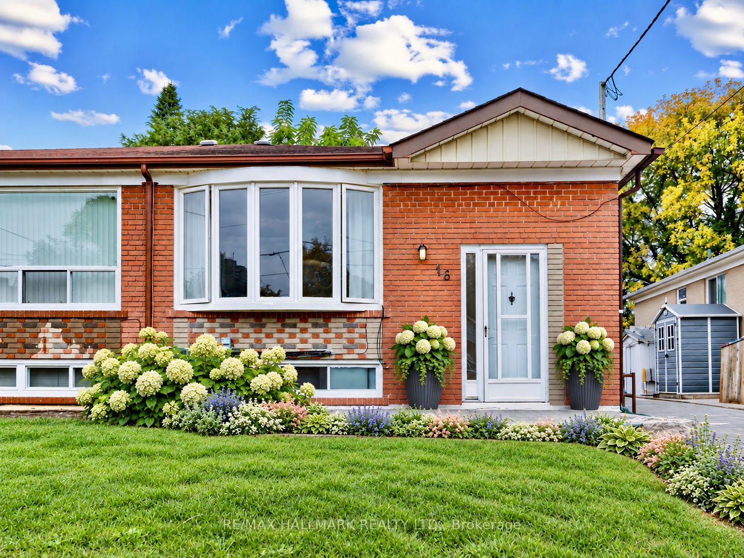 Photo 3 of 16 Avis Crescent, Toronto, O'Connor-Parkview — HOMEH