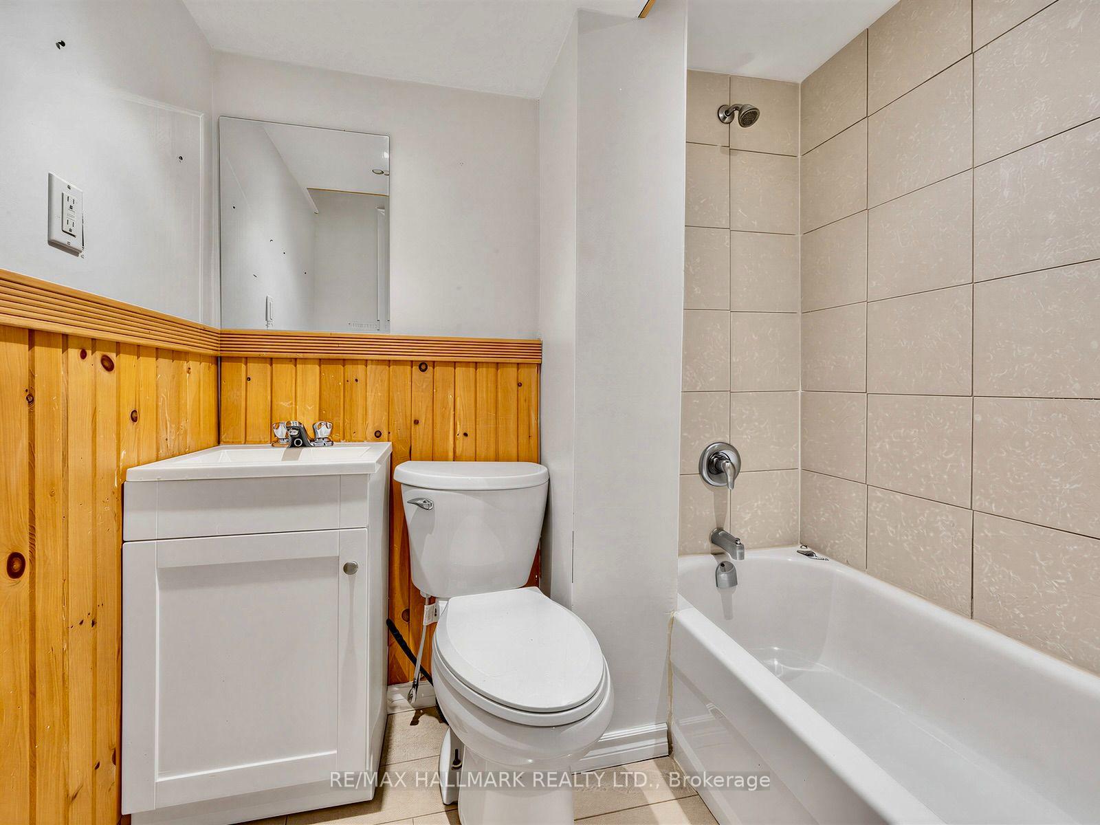 Photo 32 of 16 Avis Crescent, Toronto, O'Connor-Parkview — HOMEH