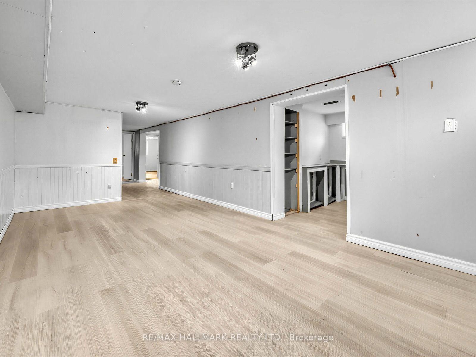 Photo 37 of 16 Avis Crescent, Toronto, O'Connor-Parkview — HOMEH